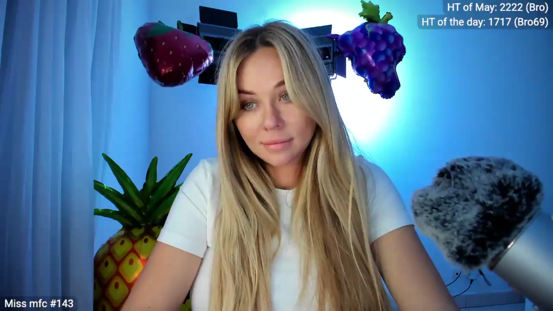 Gallery image thumbnail from Linda_0nline's myfreecams stream on, 05/05/2026, 19:06 image 2 of 20