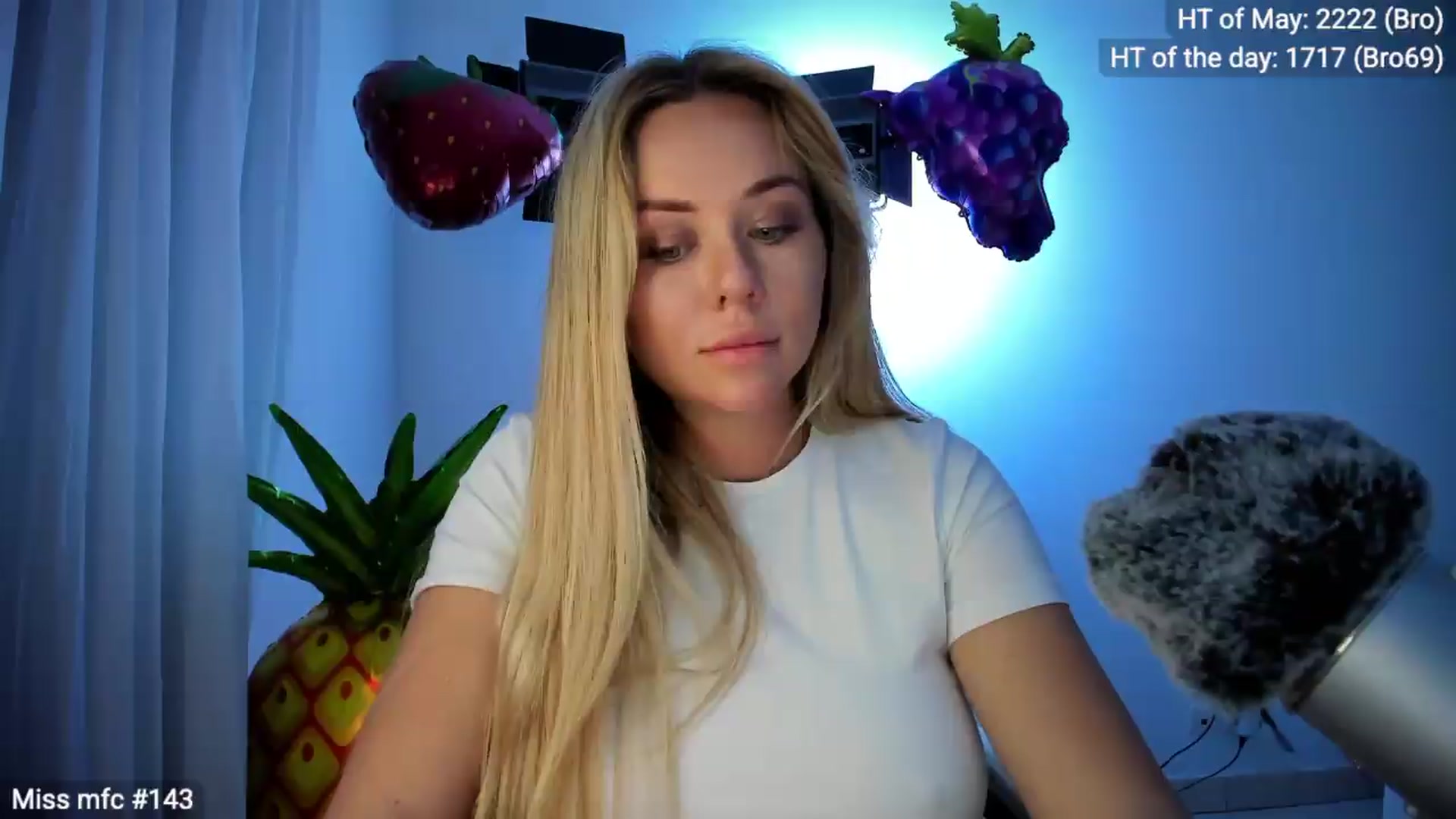 Gallery image thumbnail from Linda_0nline's myfreecams stream on, 05/05/2026, 19:06 image 11 of 20