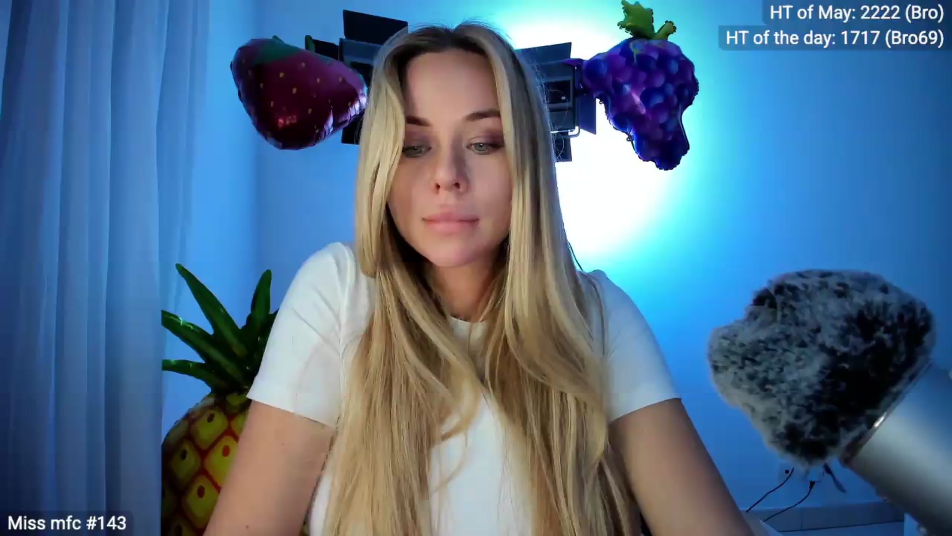 Gallery image thumbnail from Linda_0nline's myfreecams stream on, 05/05/2026, 19:06 image 6 of 20