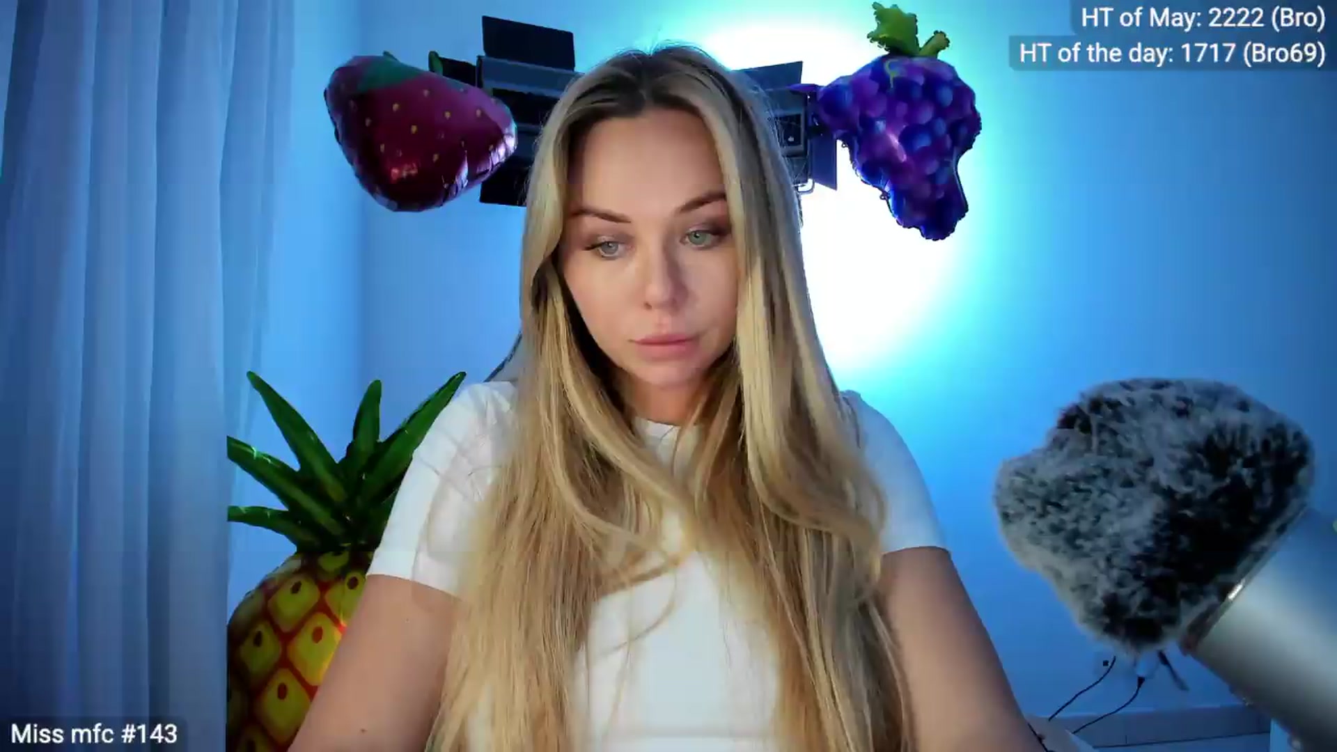 Gallery image thumbnail from Linda_0nline's myfreecams stream on, 05/05/2026, 19:06 image 4 of 20