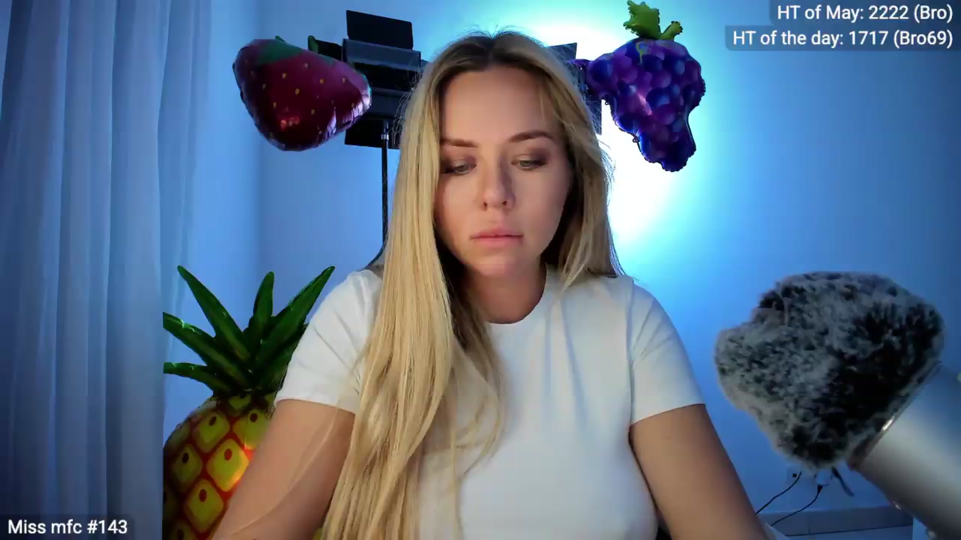 Gallery image thumbnail from Linda_0nline's myfreecams stream on, 05/05/2026, 19:06 image 10 of 20