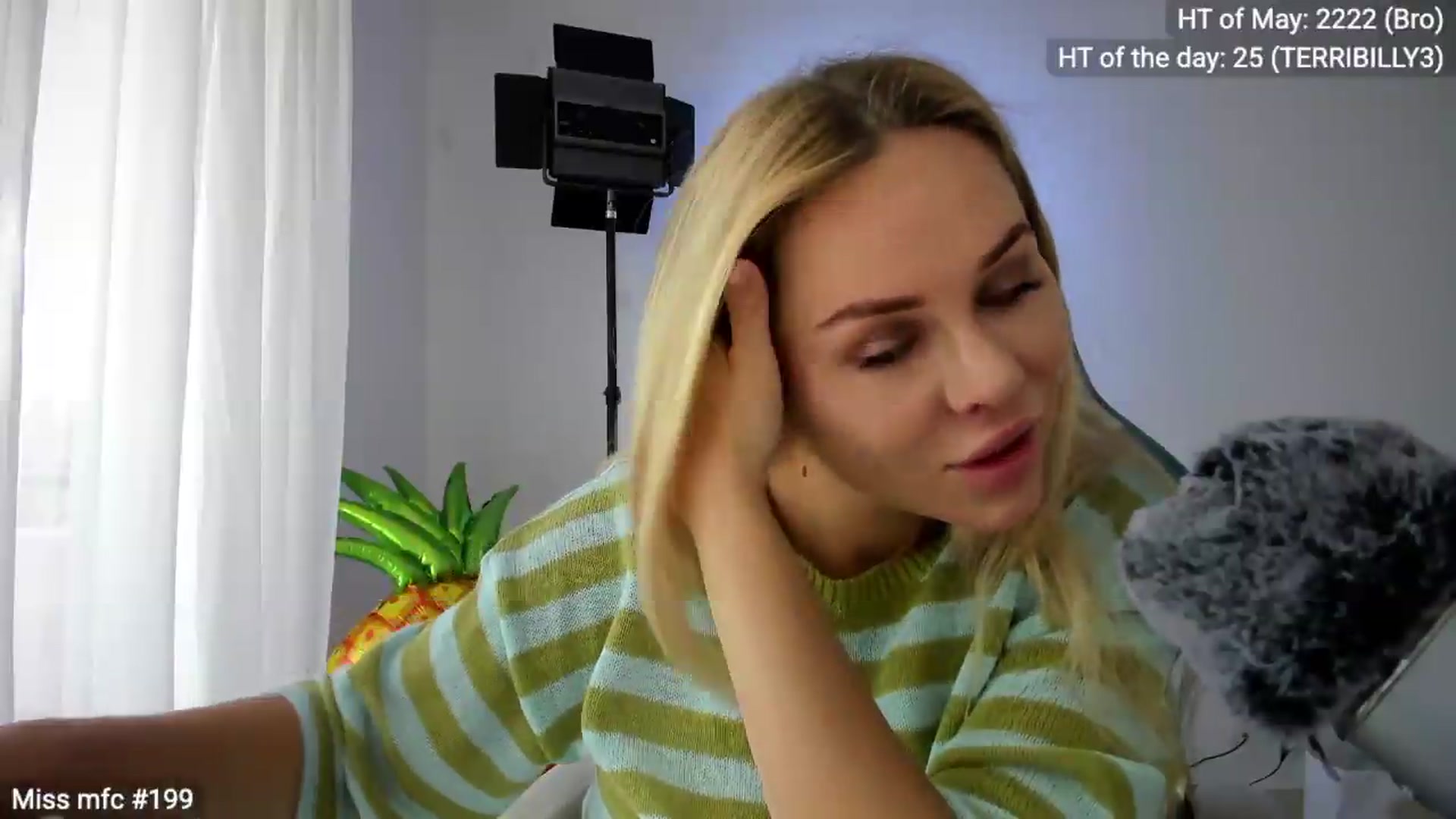 Gallery image thumbnail from Linda_0nline's myfreecams stream on, 05/08/2026, 09:31 image 17 of 20