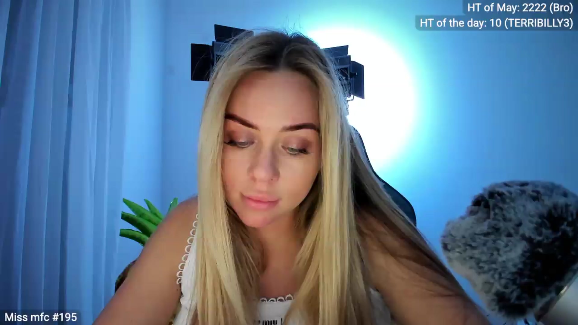 Gallery image thumbnail from Linda_0nline's myfreecams stream on, 05/08/2026, 18:59 image 12 of 20