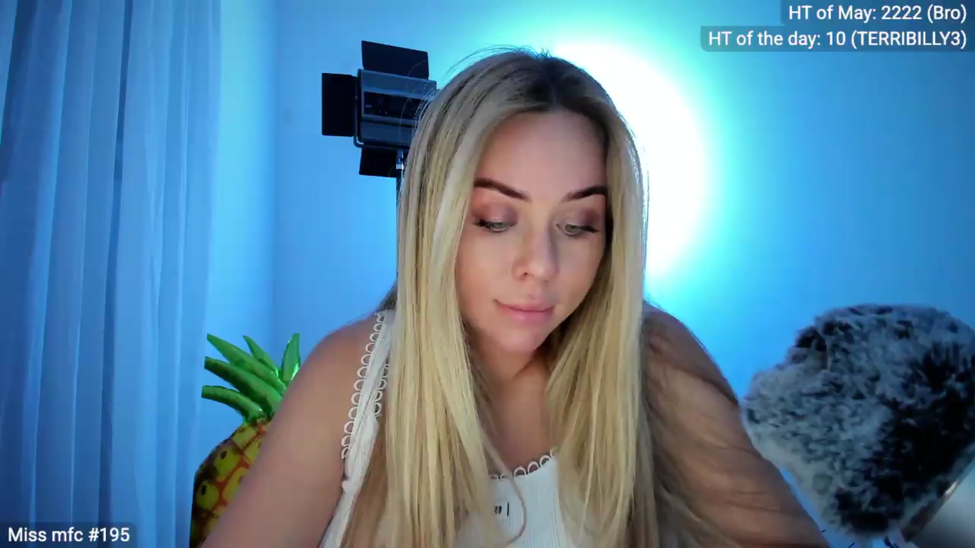 Gallery image thumbnail from Linda_0nline's myfreecams stream on, 05/08/2026, 18:59 image 9 of 20