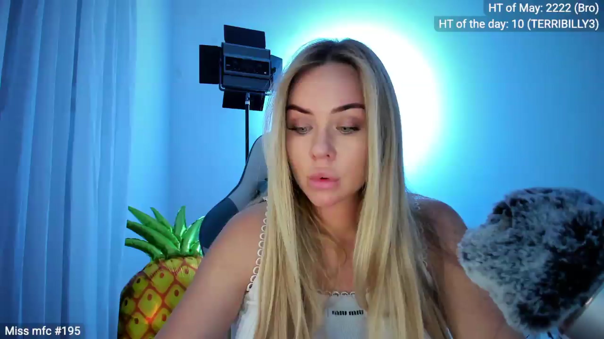 Gallery image thumbnail from Linda_0nline's myfreecams stream on, 05/08/2026, 18:59 image 18 of 20