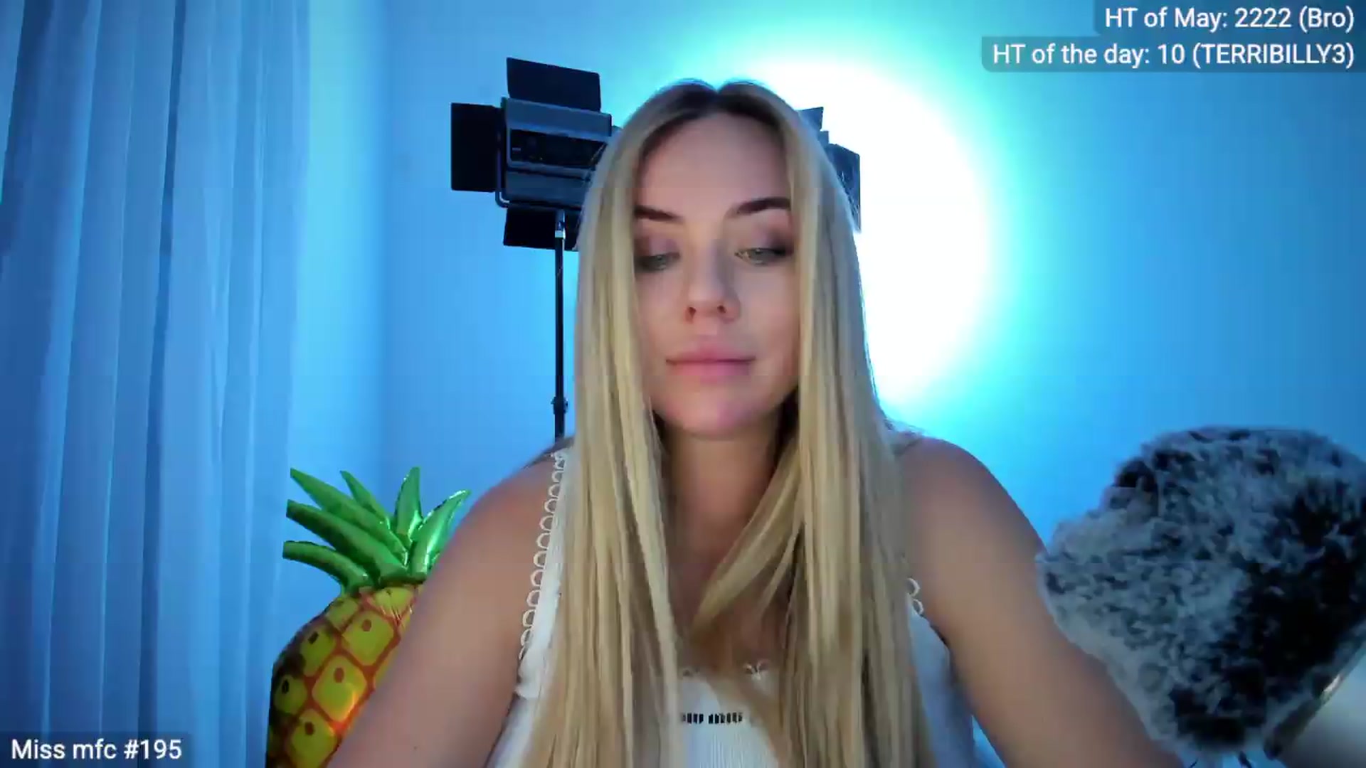 Gallery image thumbnail from Linda_0nline's myfreecams stream on, 05/08/2026, 18:59 image 4 of 20