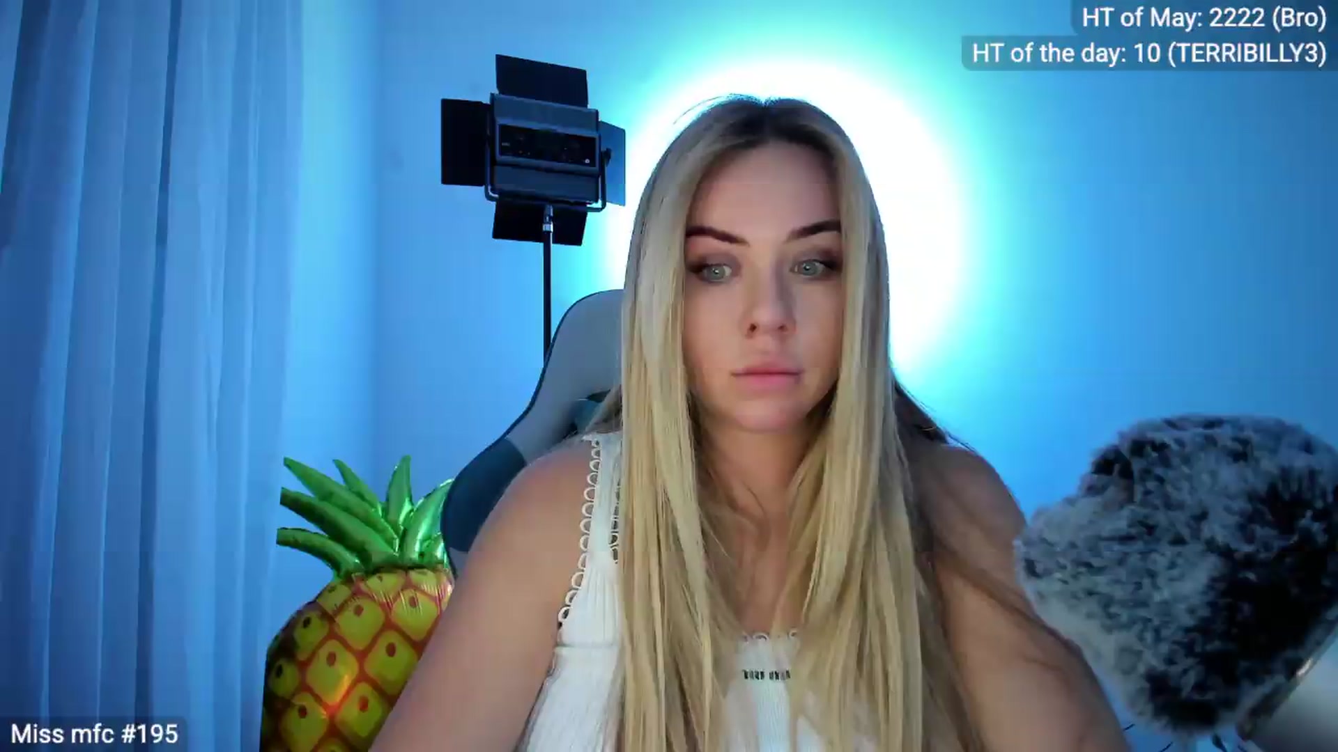 Gallery image thumbnail from Linda_0nline's myfreecams stream on, 05/08/2026, 18:59 image 17 of 20