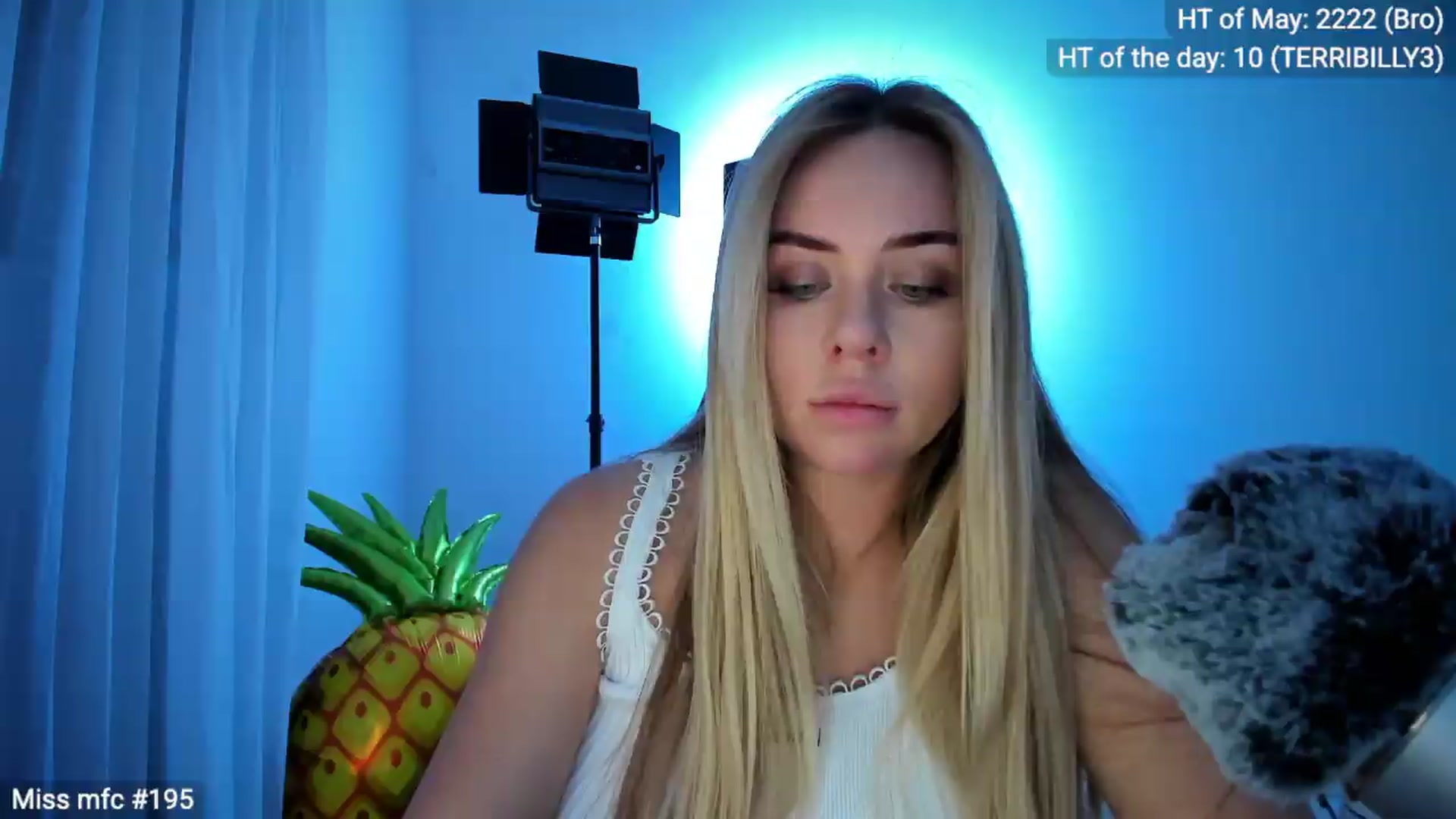 Gallery image thumbnail from Linda_0nline's myfreecams stream on, 05/08/2026, 18:59 image 14 of 20