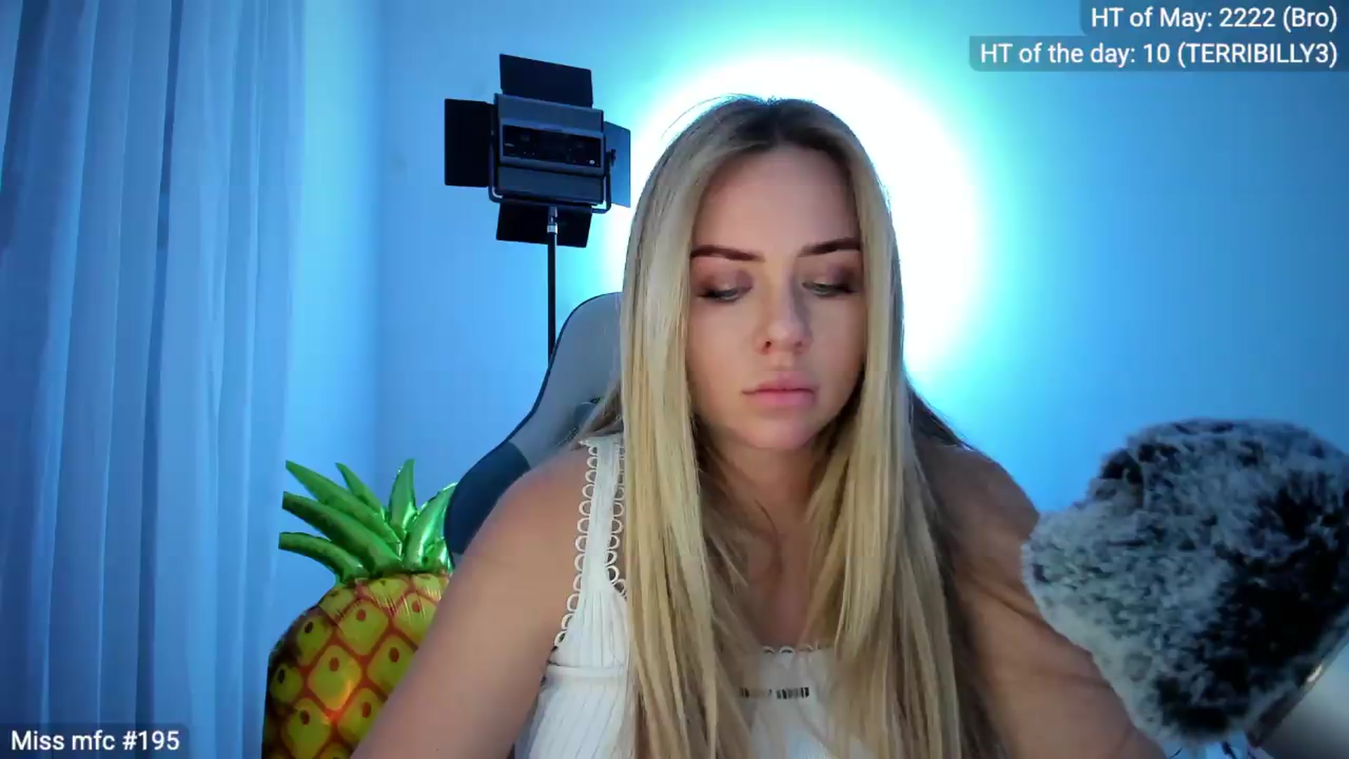 Gallery image thumbnail from Linda_0nline's myfreecams stream on, 05/08/2026, 18:59 image 15 of 20