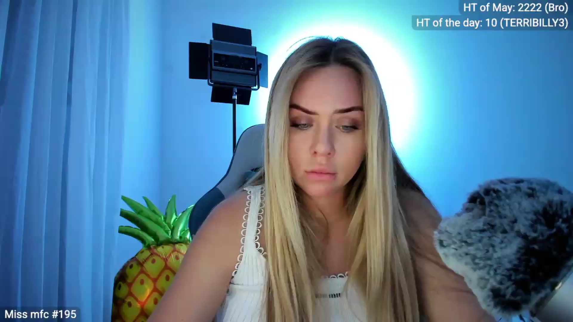 Gallery image thumbnail from Linda_0nline's myfreecams stream on, 05/08/2026, 18:59 image 16 of 20