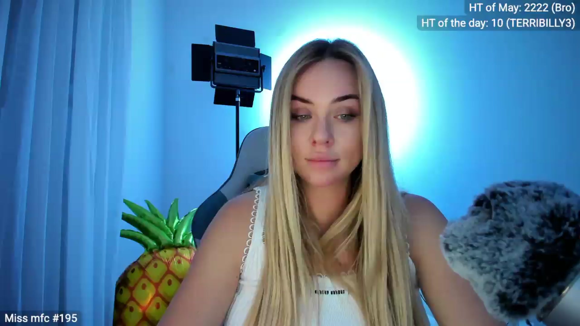 Gallery image thumbnail from Linda_0nline's myfreecams stream on, 05/08/2026, 18:59 image 1 of 20