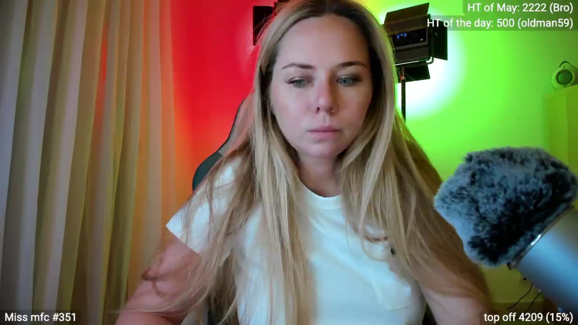 Gallery image thumbnail from Linda_0nline's myfreecams stream on, 05/23/2026, 20:16 image 17 of 20