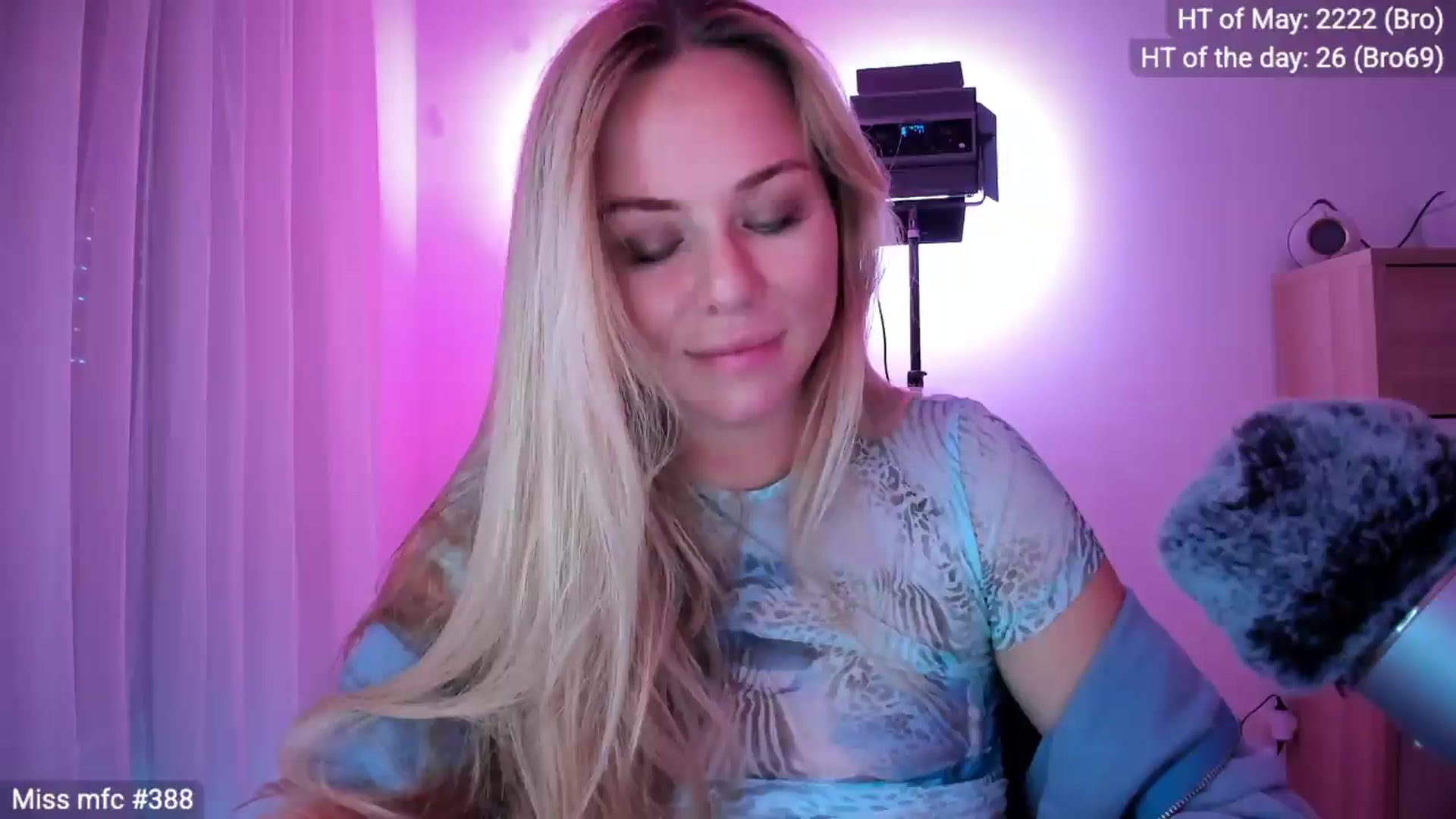 Gallery image thumbnail from Linda_0nline's myfreecams stream on, 05/25/2026, 18:42 image 6 of 20