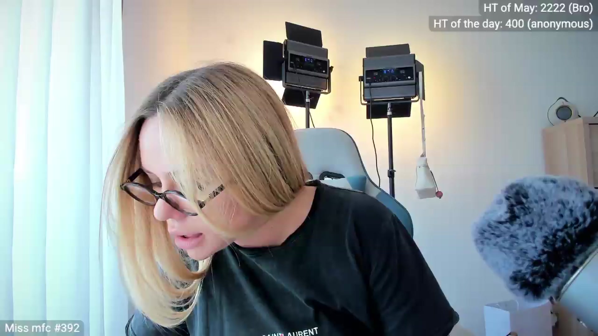 Gallery image thumbnail from Linda_0nline's myfreecams stream on, 05/26/2026, 10:10 image 17 of 20