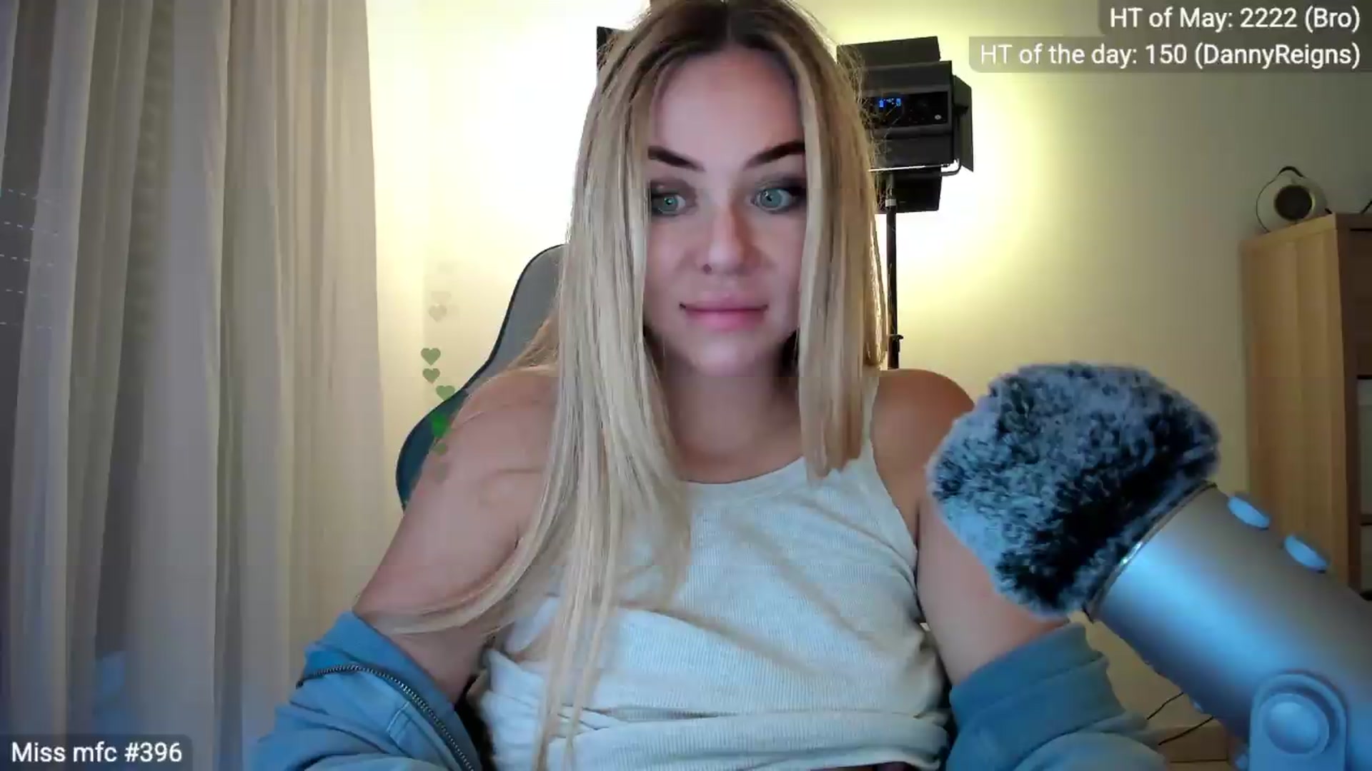 Gallery image thumbnail from Linda_0nline's myfreecams stream on, 05/26/2026, 19:35 image 8 of 20