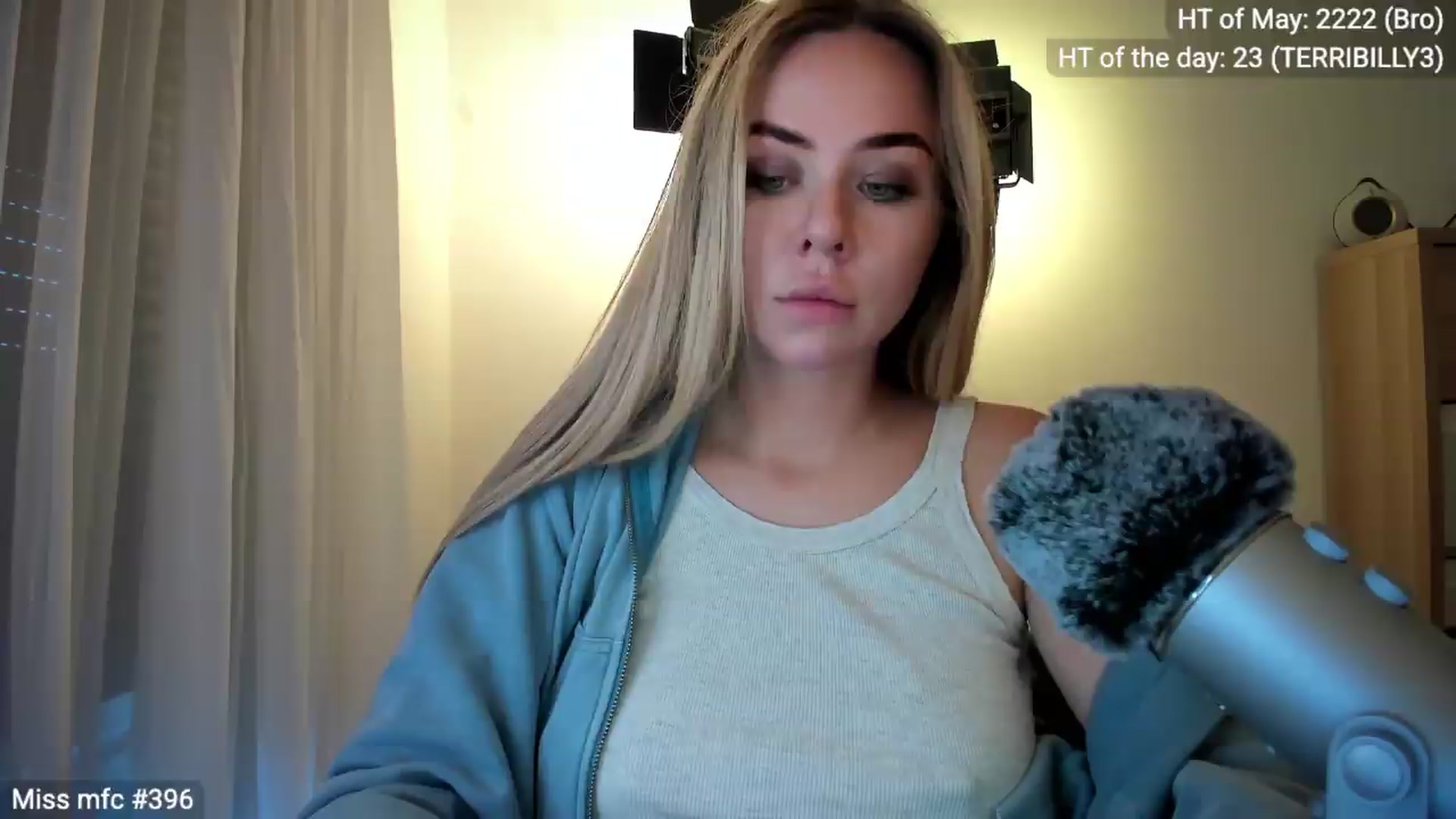 Gallery image thumbnail from Linda_0nline's myfreecams stream on, 05/26/2026, 19:35 image 4 of 20