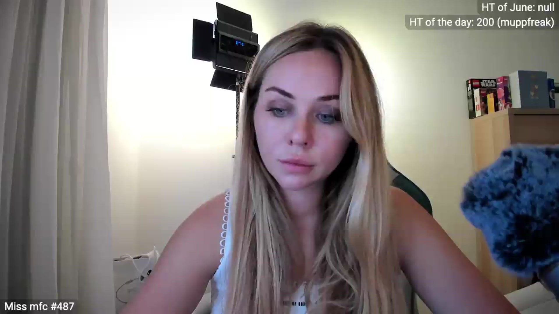 Gallery image thumbnail from Linda_0nline's myfreecams stream on, 06/01/2026, 20:05 image 9 of 20