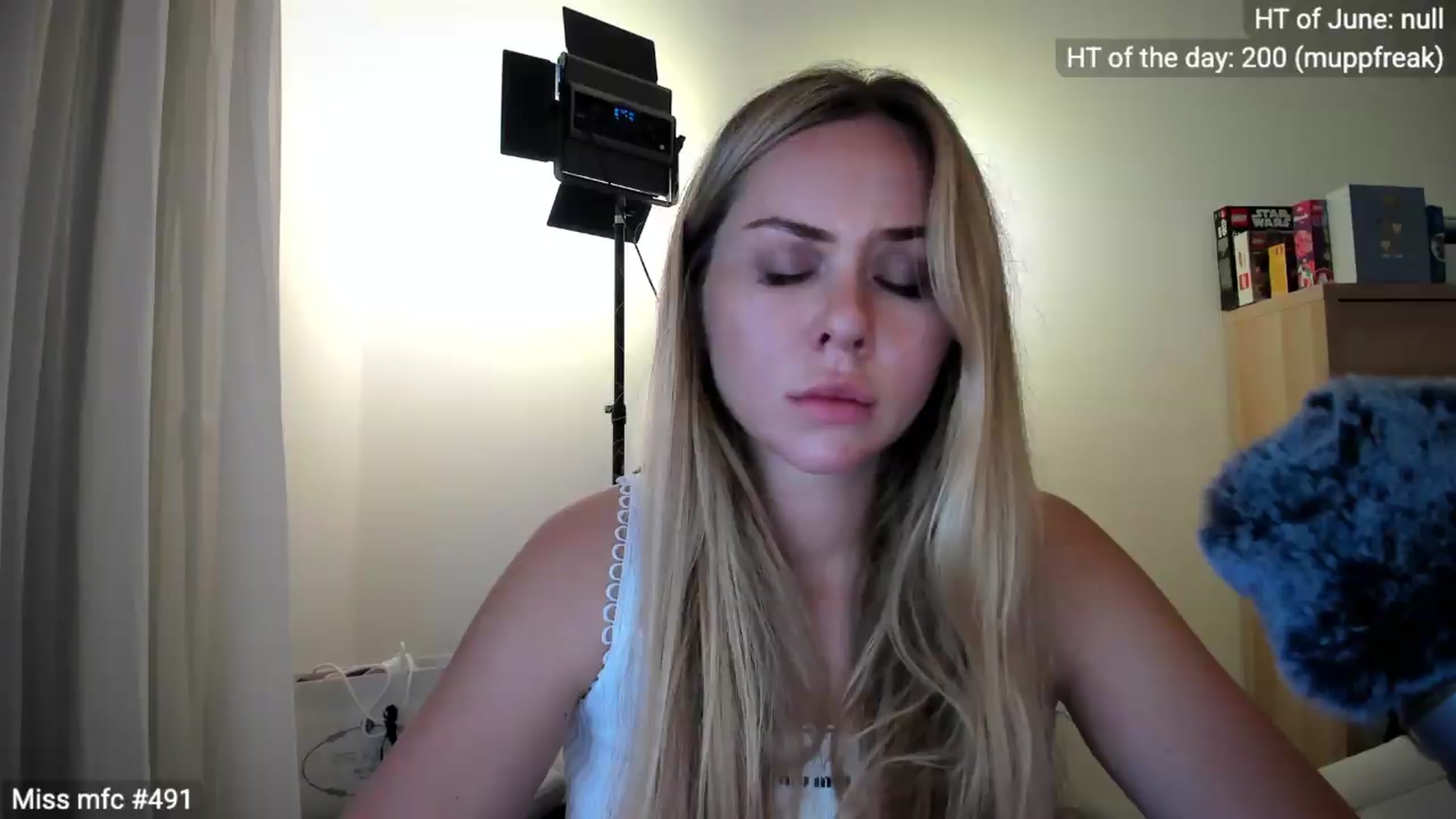 Gallery image thumbnail from Linda_0nline's myfreecams stream on, 06/01/2026, 20:05 image 12 of 20