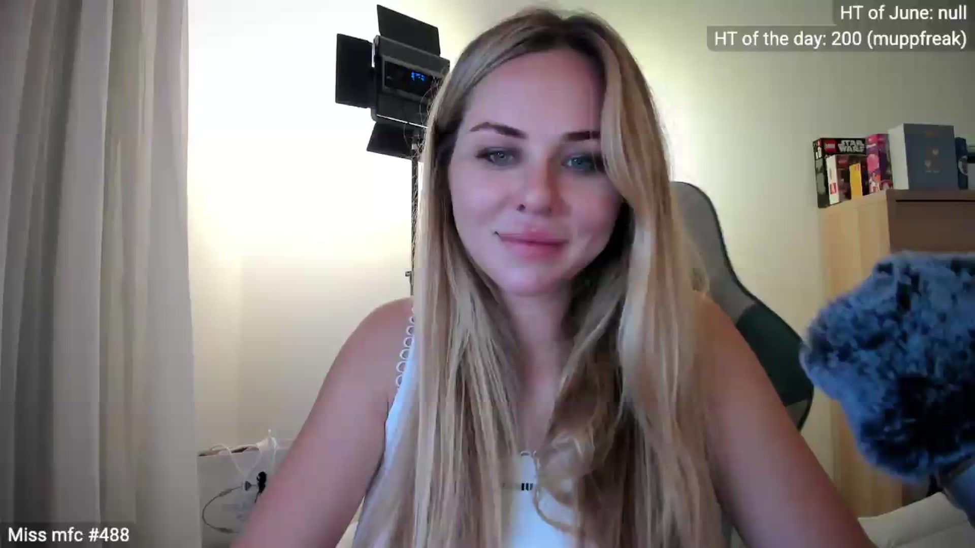 Gallery image thumbnail from Linda_0nline's myfreecams stream on, 06/01/2026, 20:05 image 6 of 20