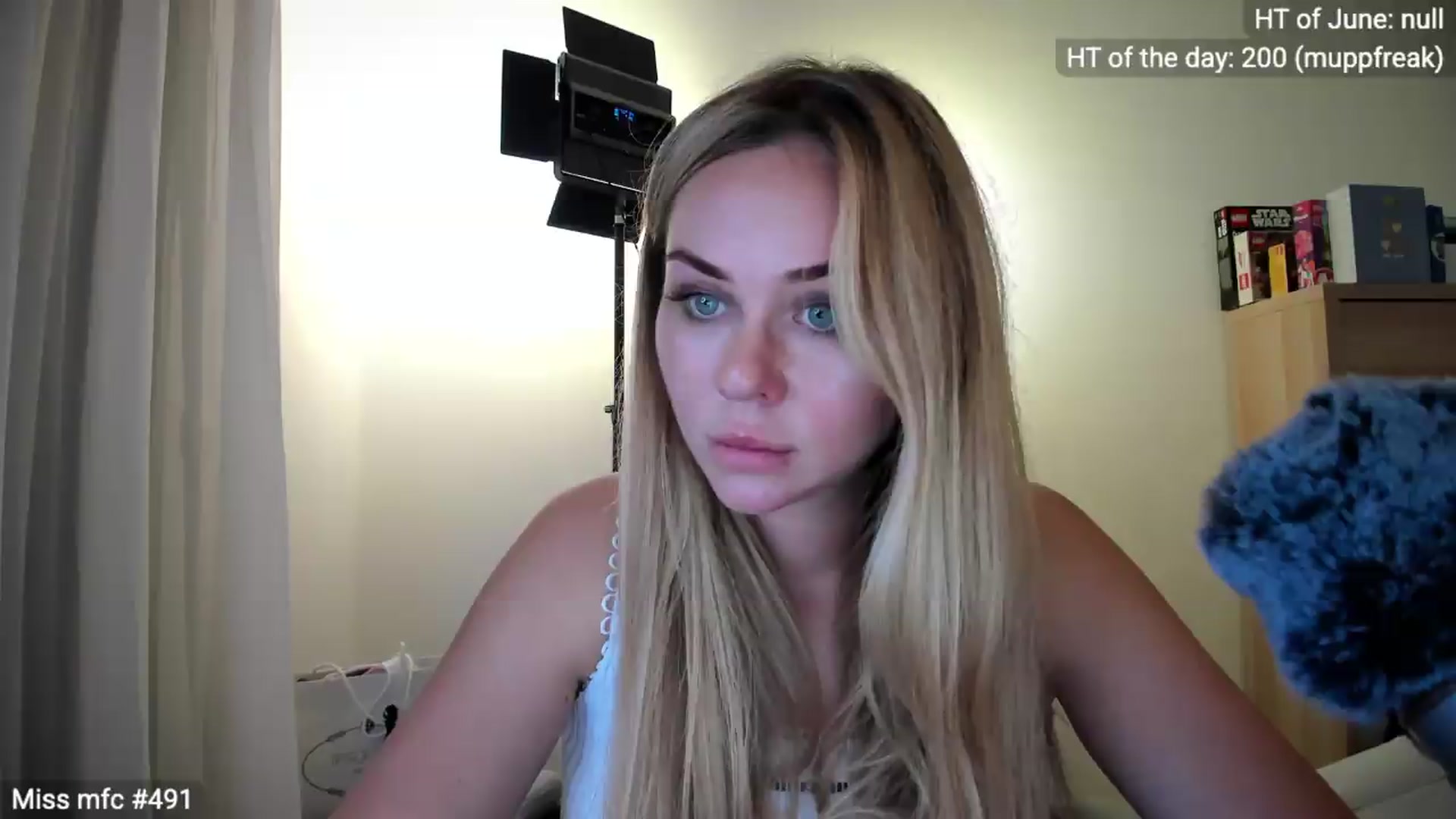 Gallery image thumbnail from Linda_0nline's myfreecams stream on, 06/01/2026, 20:05 image 11 of 20