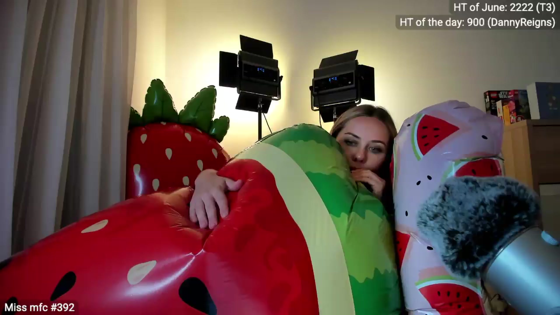 Gallery image thumbnail from Linda_0nline's myfreecams stream on, 06/06/2026, 19:28 image 20 of 20
