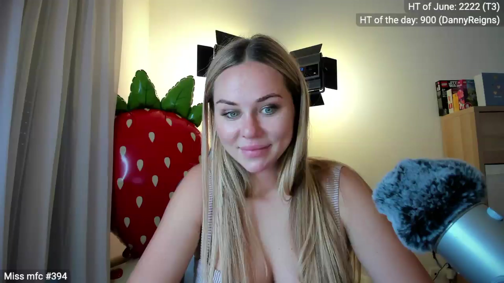 Gallery image thumbnail from Linda_0nline's myfreecams stream on, 06/06/2026, 19:28 image 13 of 20