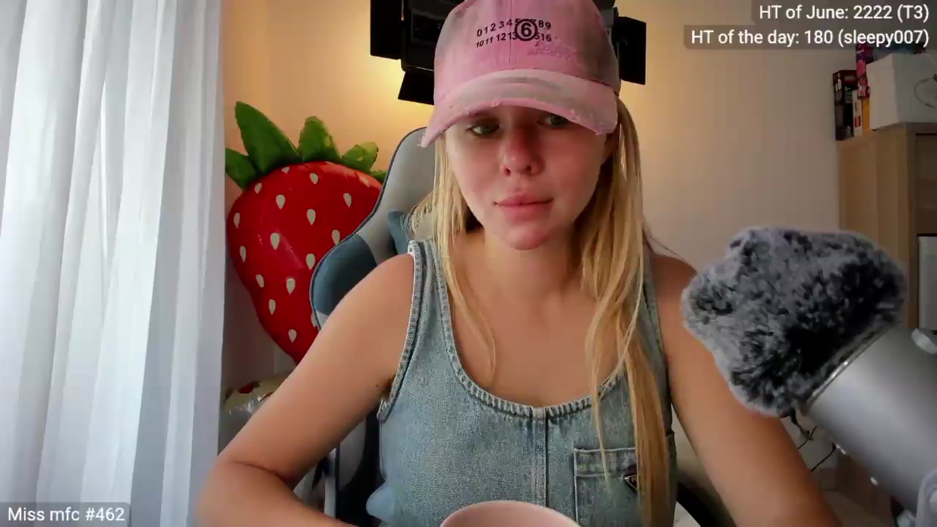 Gallery image thumbnail from Linda_0nline's myfreecams stream on, 06/11/2026, 10:25 image 14 of 20