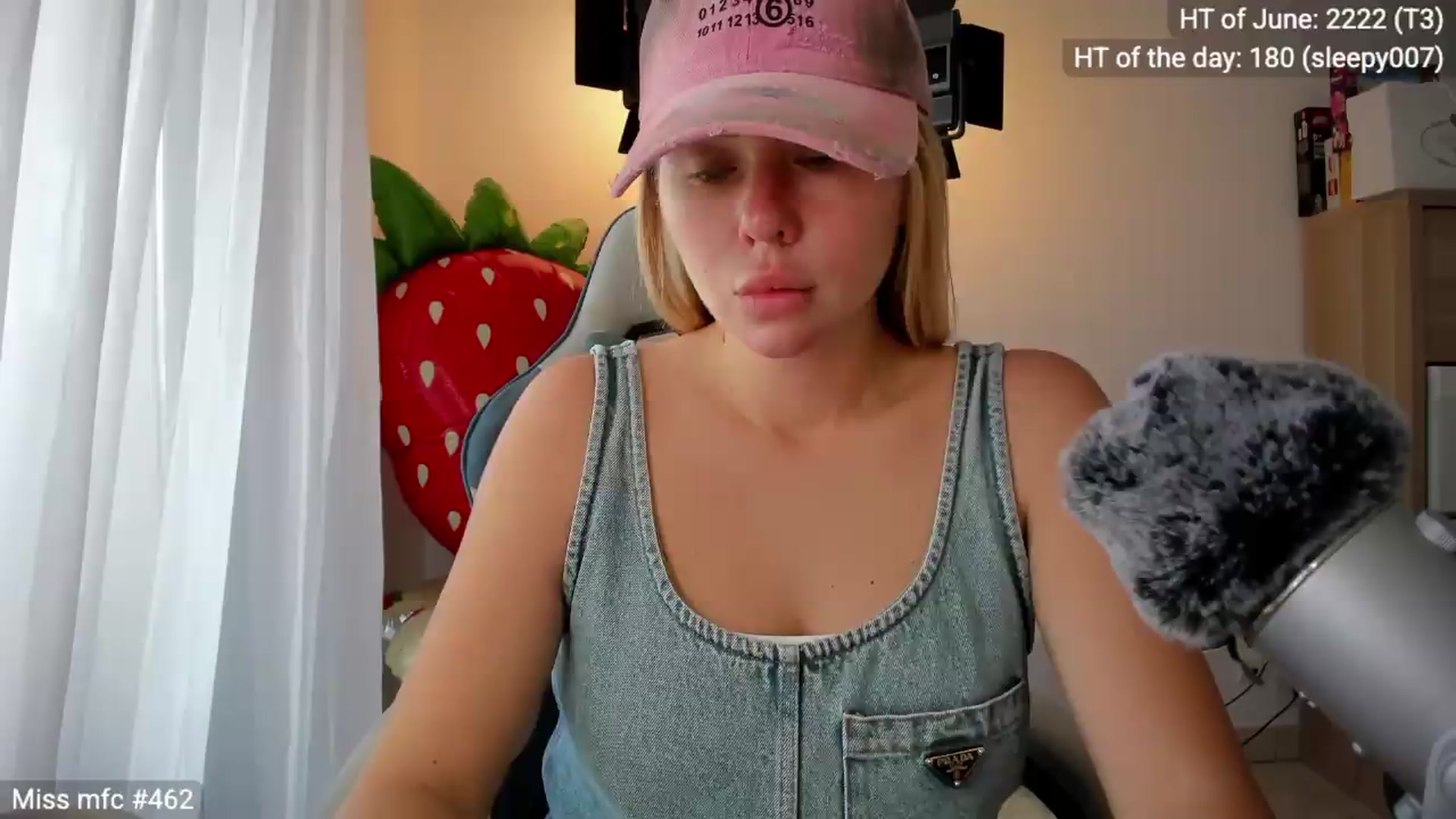 Gallery image thumbnail from Linda_0nline's myfreecams stream on, 06/11/2026, 10:25 image 11 of 20