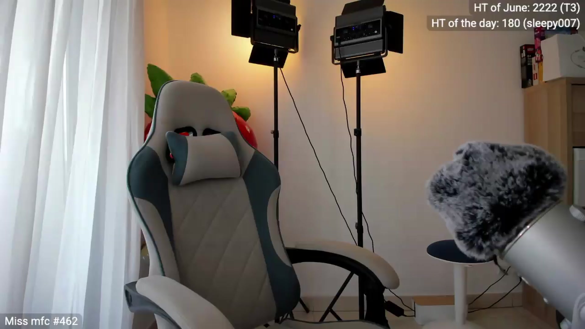 Gallery image thumbnail from Linda_0nline's myfreecams stream on, 06/11/2026, 10:25 image 12 of 20