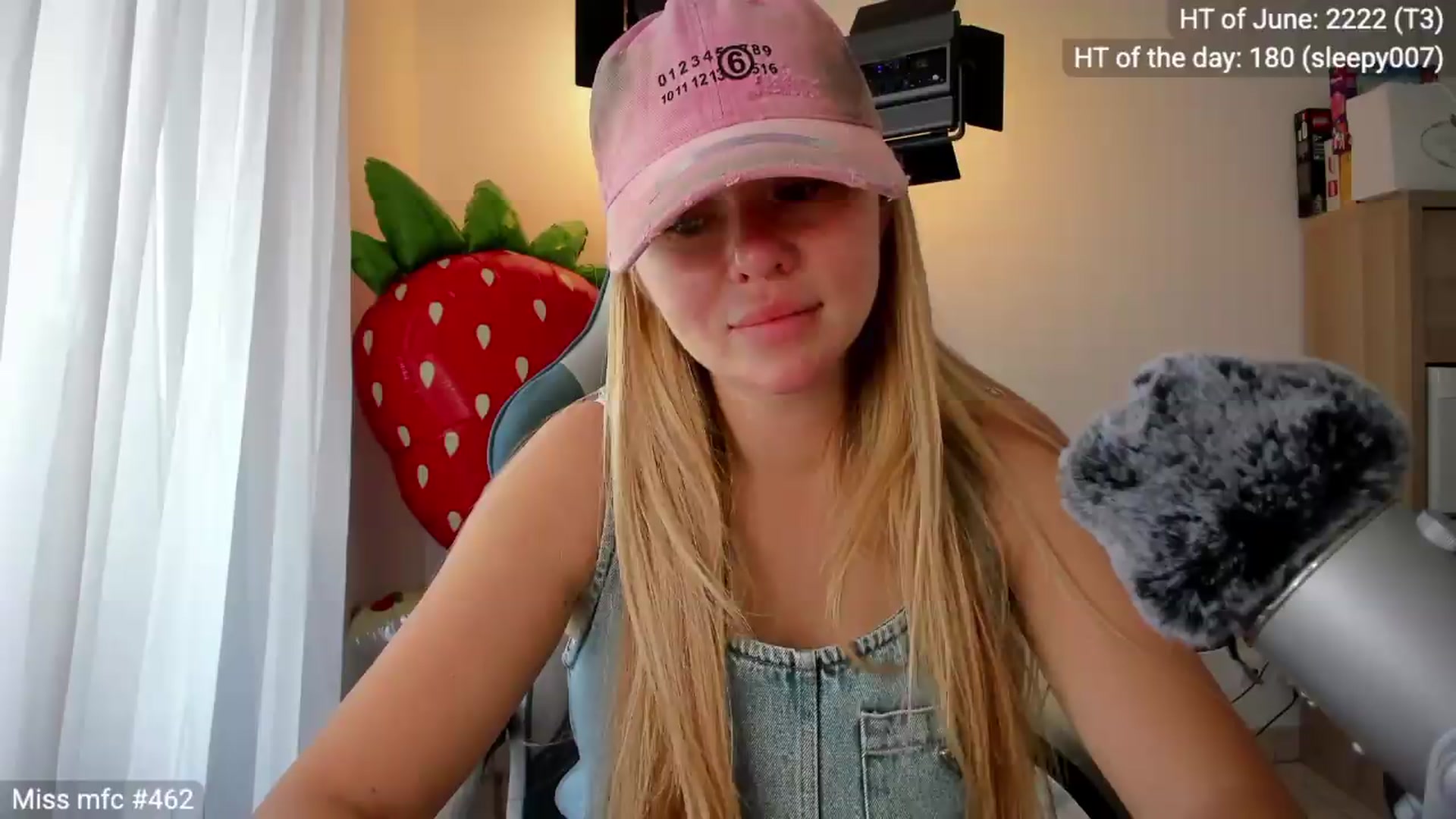 Gallery image thumbnail from Linda_0nline's myfreecams stream on, 06/11/2026, 10:25 image 16 of 20