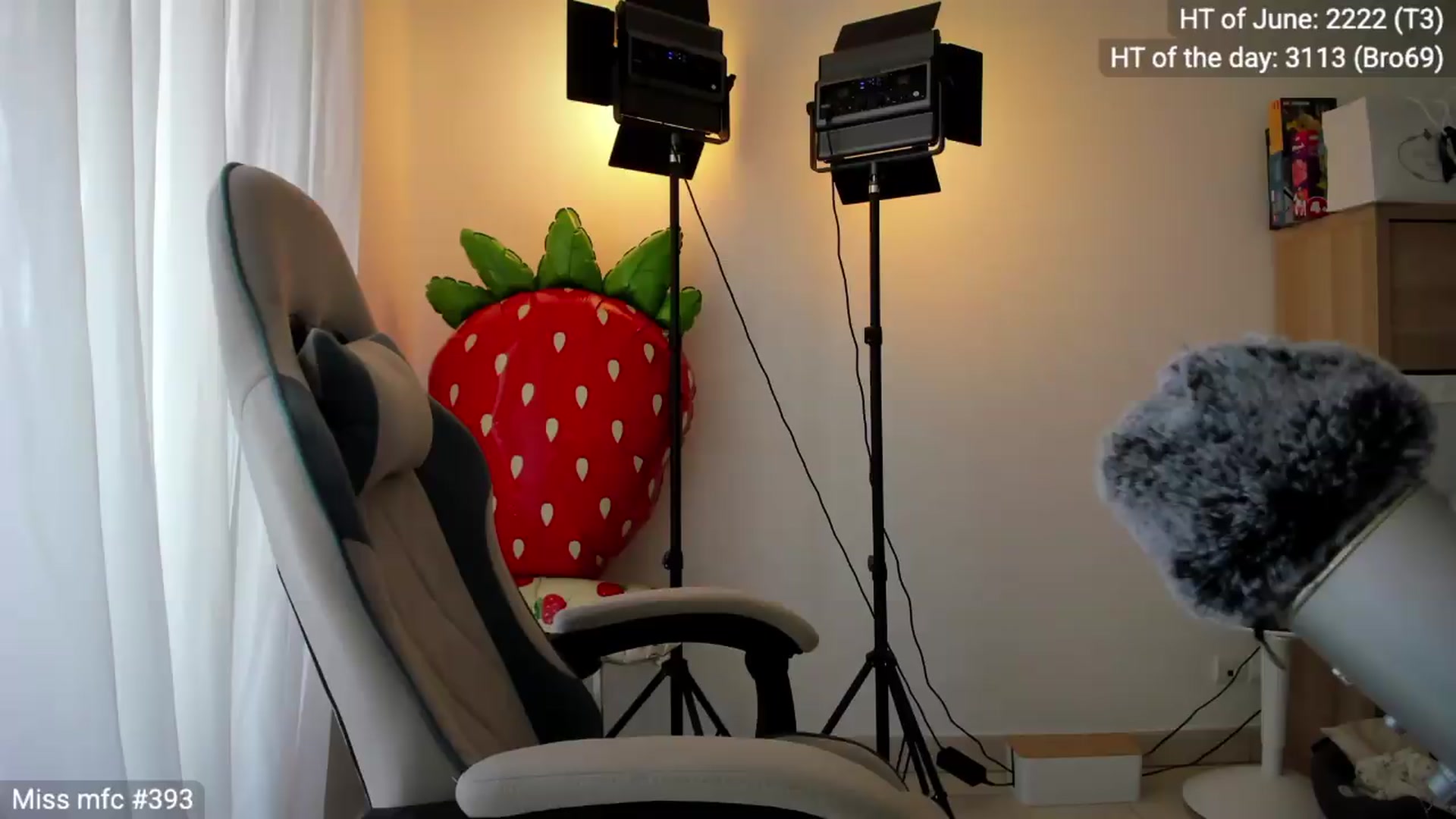 Gallery image thumbnail from Linda_0nline's myfreecams stream on, 06/12/2026, 09:05 image 11 of 20