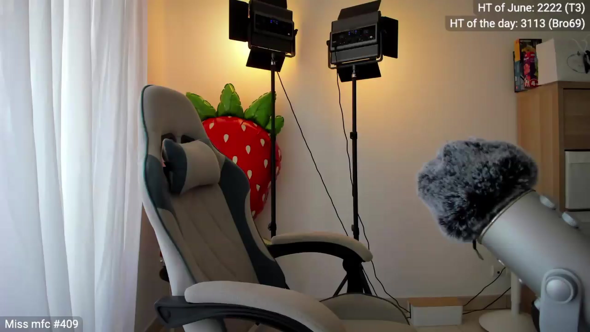 Gallery image thumbnail from Linda_0nline's myfreecams stream on, 06/12/2026, 09:05 image 4 of 20