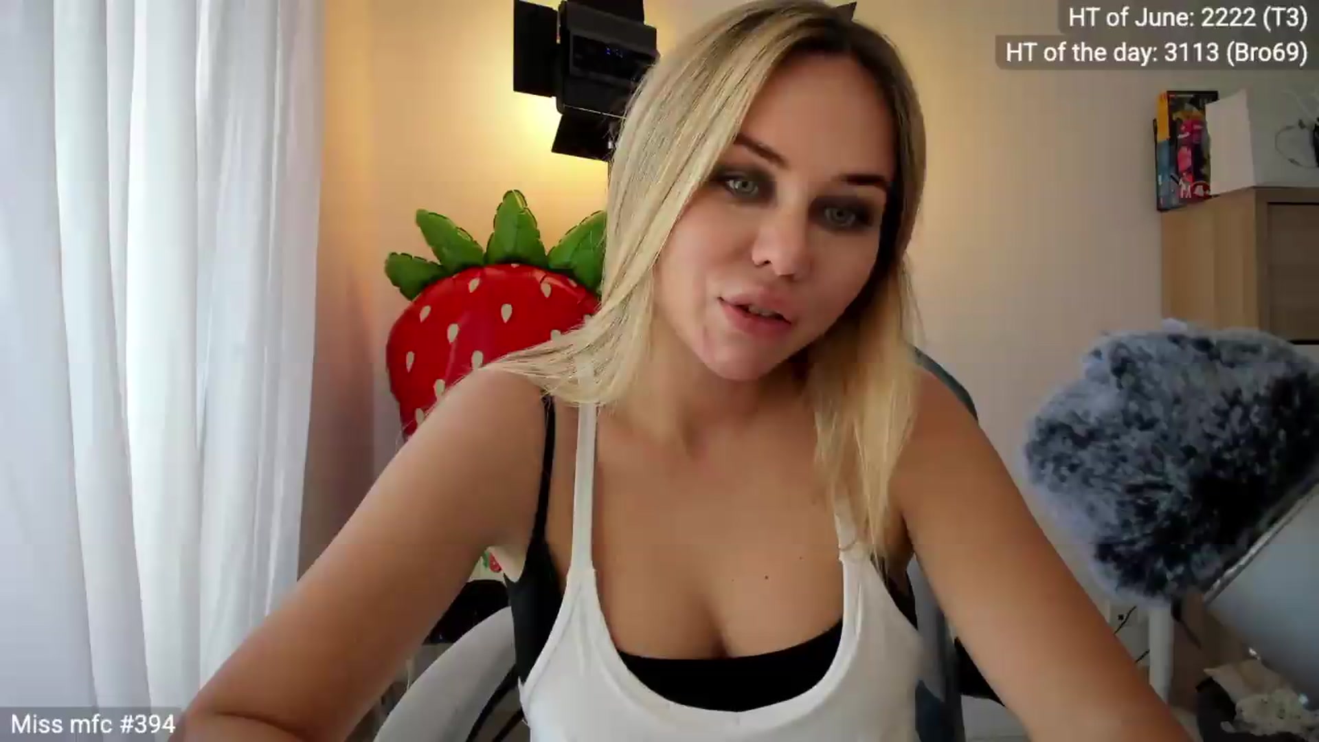 Gallery image thumbnail from Linda_0nline's myfreecams stream on, 06/12/2026, 09:05 image 13 of 20