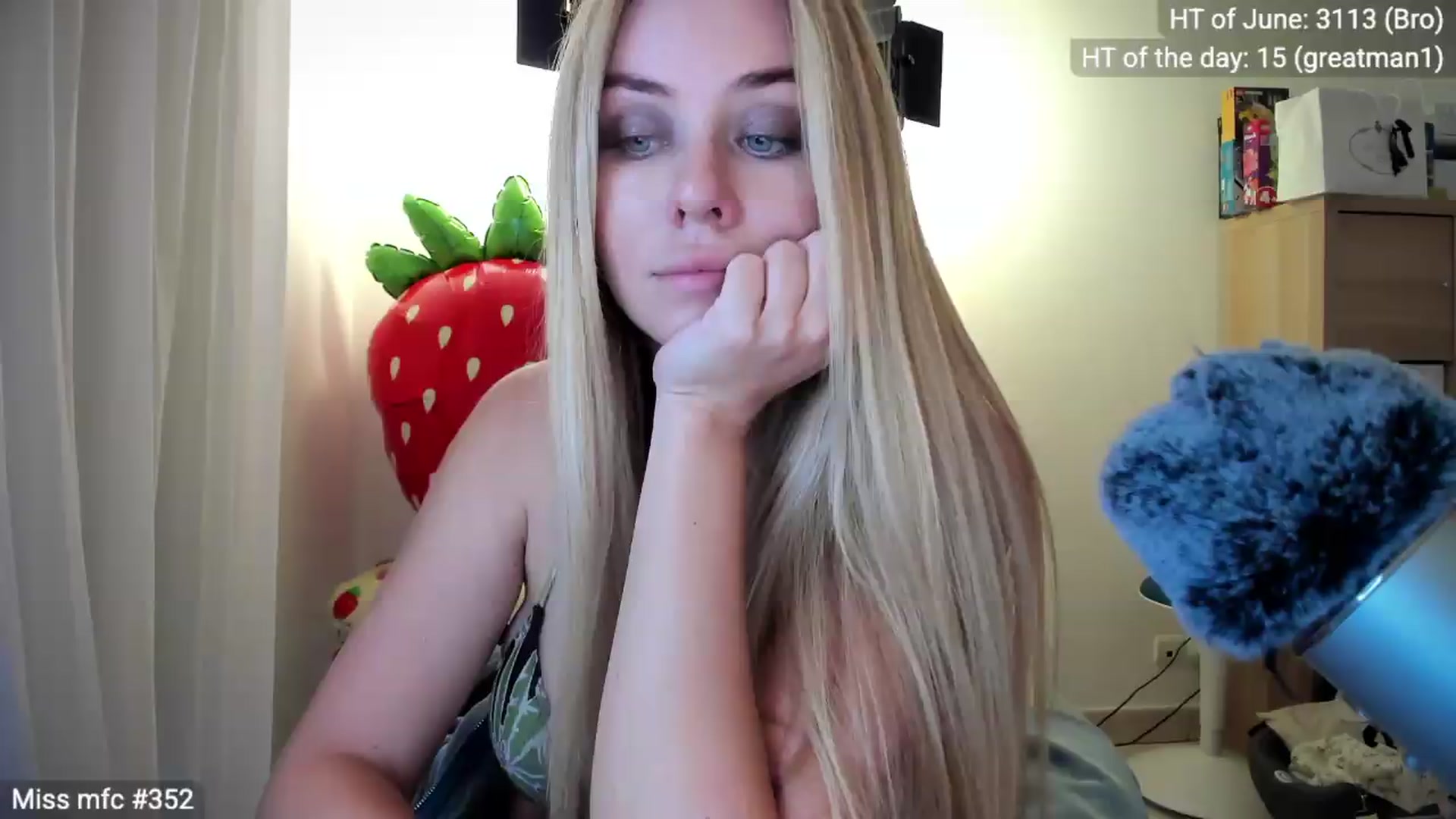 Gallery image thumbnail from Linda_0nline's myfreecams stream on, 06/12/2026, 20:01 image 1 of 20