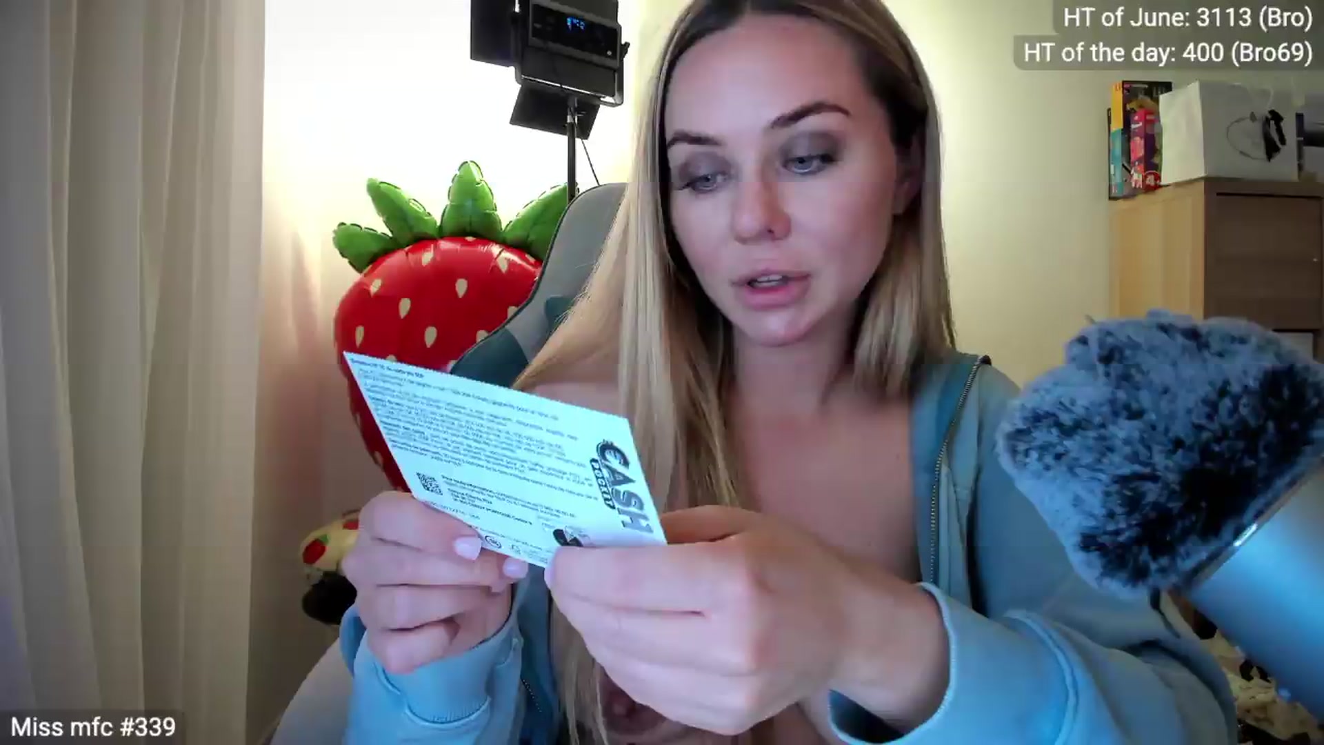 Gallery image thumbnail from Linda_0nline's myfreecams stream on, 06/12/2026, 20:01 image 16 of 20
