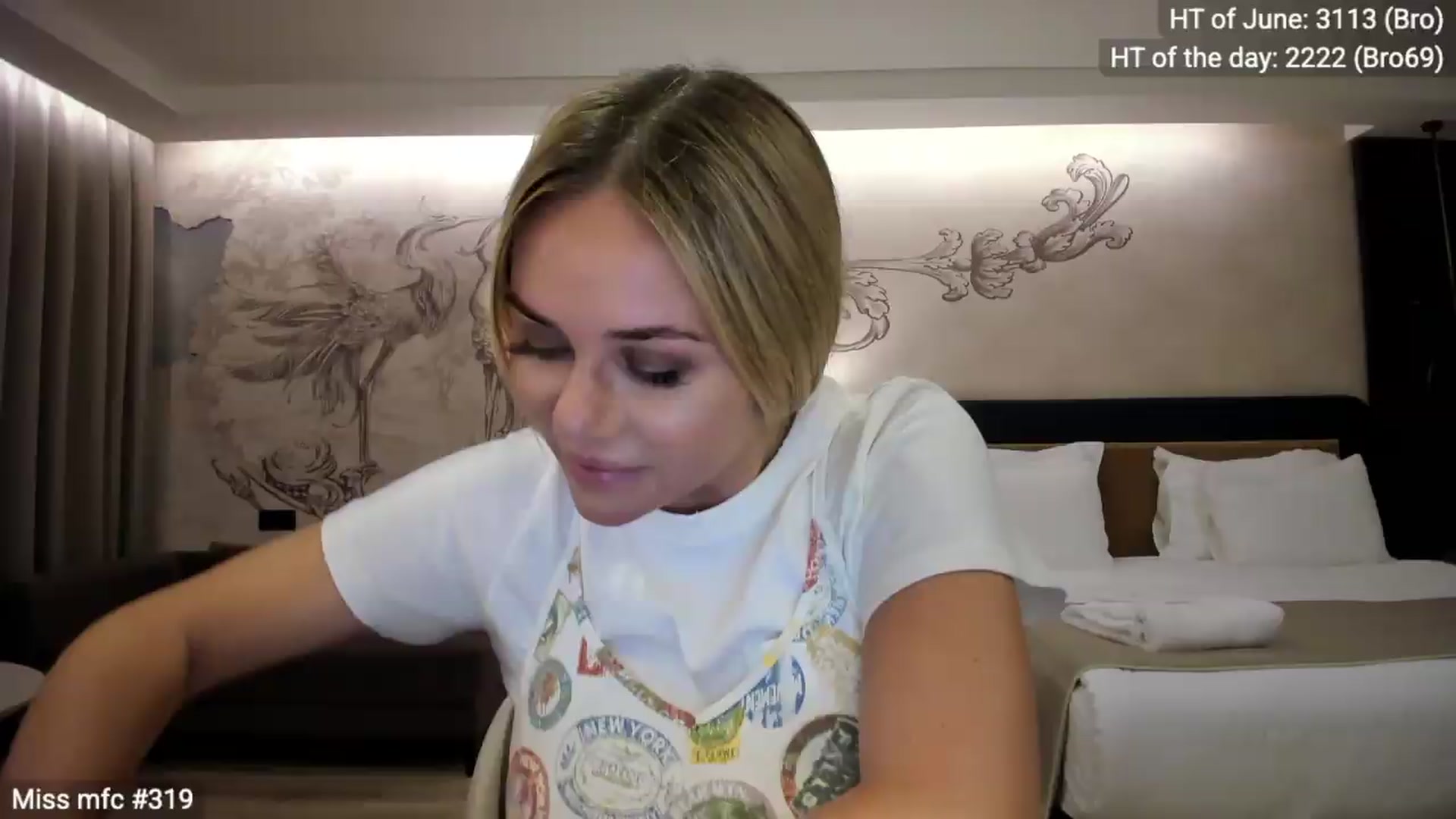 Gallery image thumbnail from Linda_0nline's myfreecams stream on, 06/14/2026, 18:14 image 13 of 20