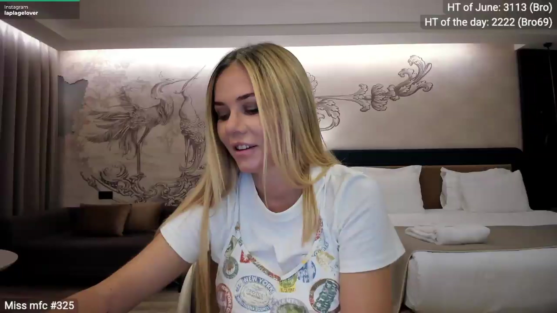 Gallery image thumbnail from Linda_0nline's myfreecams stream on, 06/14/2026, 18:14 image 10 of 20