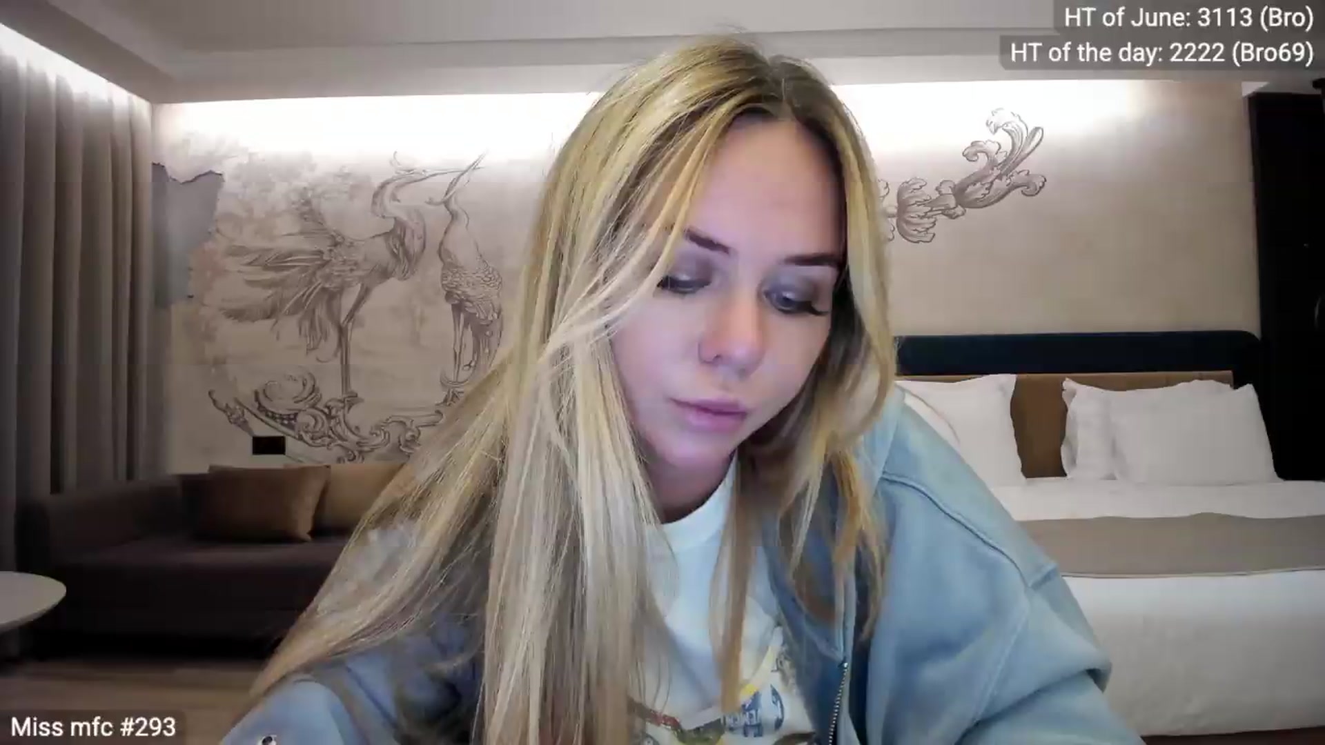 Gallery image thumbnail from Linda_0nline's myfreecams stream on, 06/14/2026, 22:44 image 3 of 20