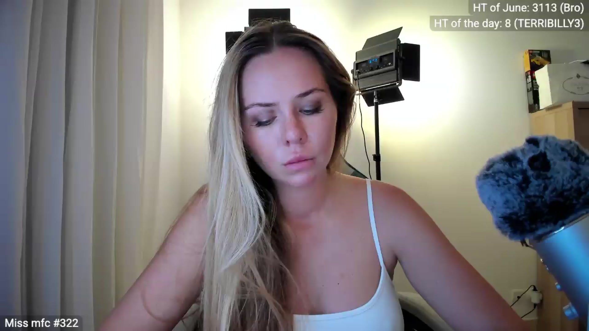 Gallery image thumbnail from Linda_0nline's myfreecams stream on, 06/18/2026, 20:50 image 6 of 20