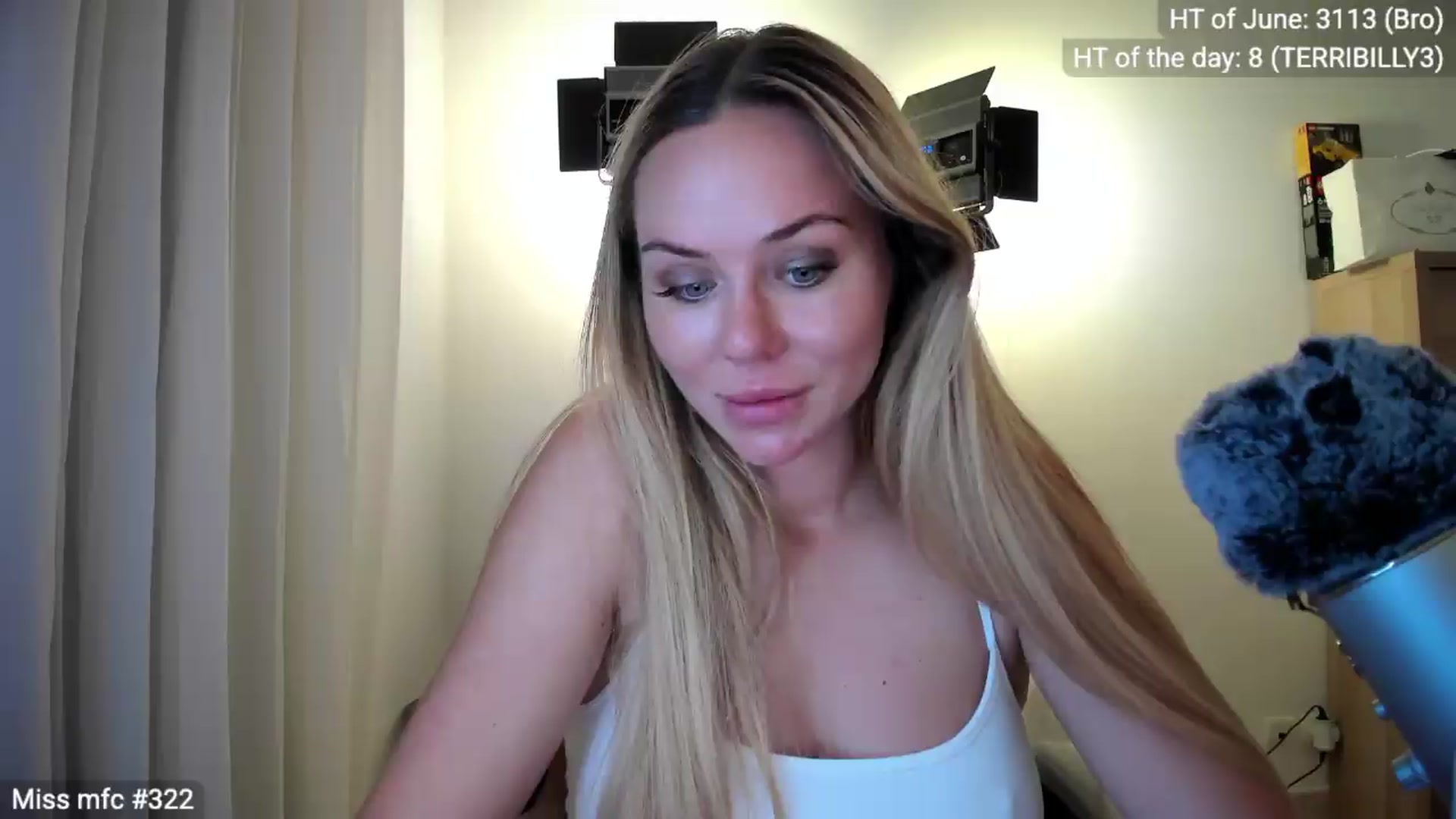 Gallery image thumbnail from Linda_0nline's myfreecams stream on, 06/18/2026, 20:50 image 3 of 20