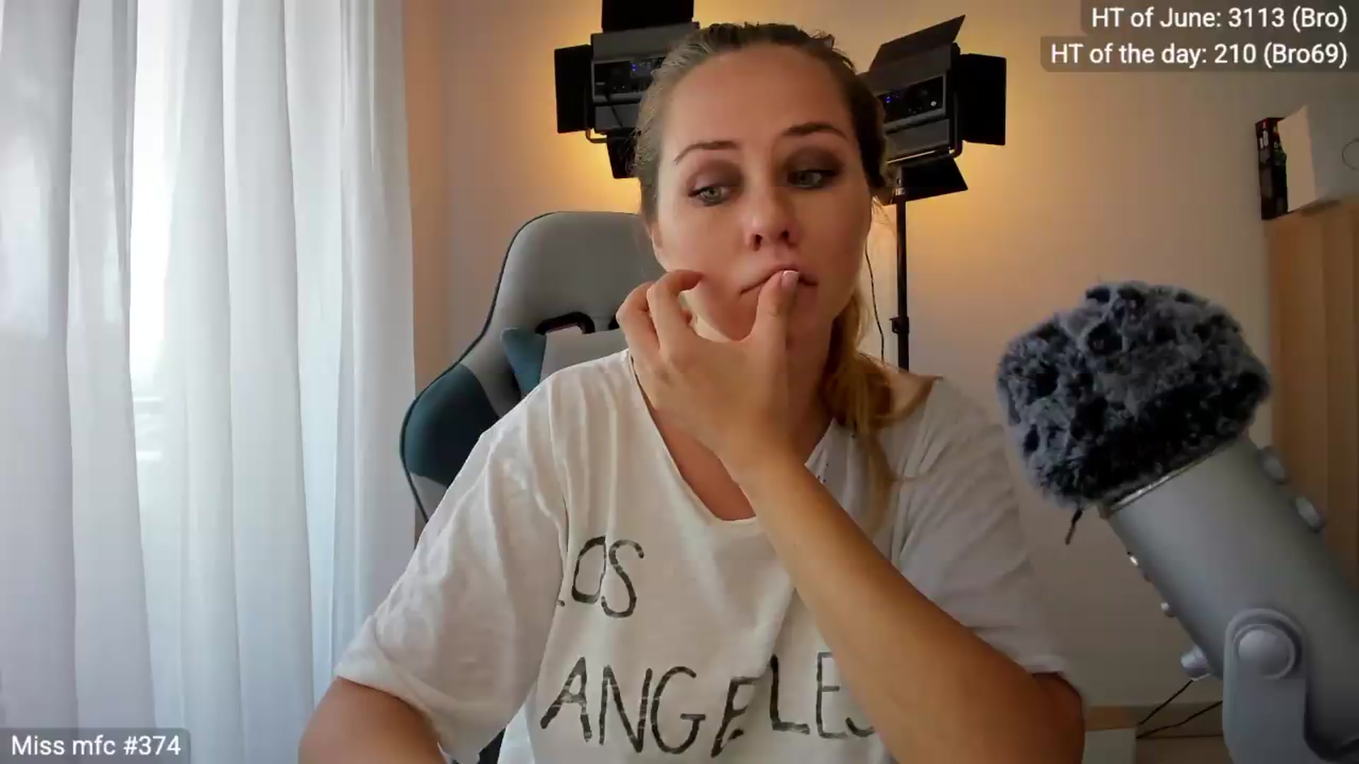 Gallery image thumbnail from Linda_0nline's myfreecams stream on, 06/21/2026, 11:04 image 10 of 20