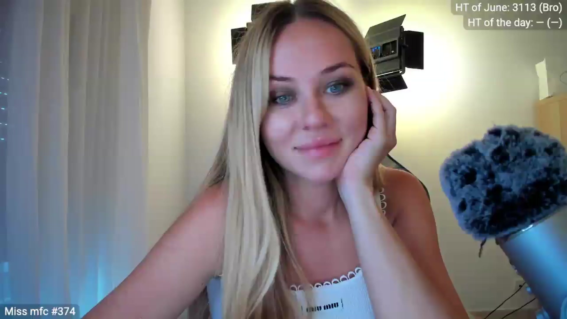 Gallery image thumbnail from Linda_0nline's myfreecams stream on, 06/21/2026, 17:48 image 4 of 20