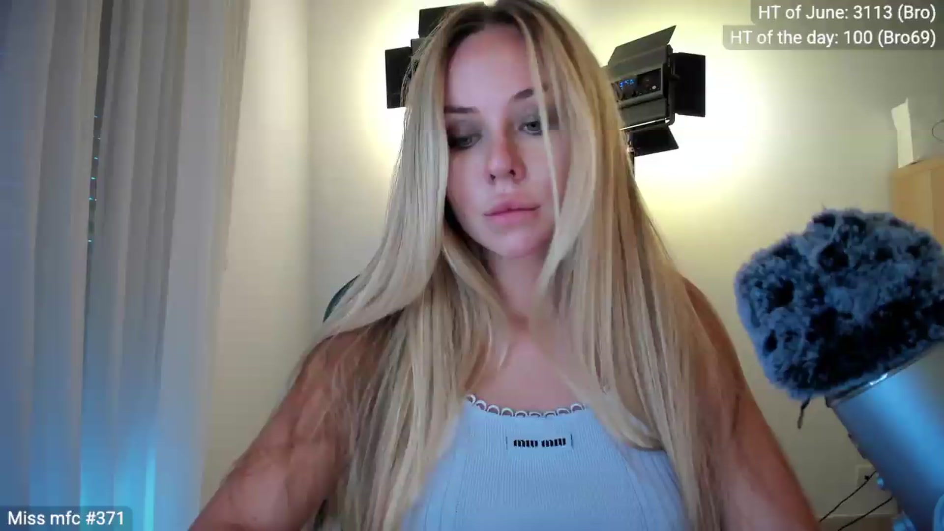 Gallery image thumbnail from Linda_0nline's myfreecams stream on, 06/21/2026, 17:48 image 19 of 20