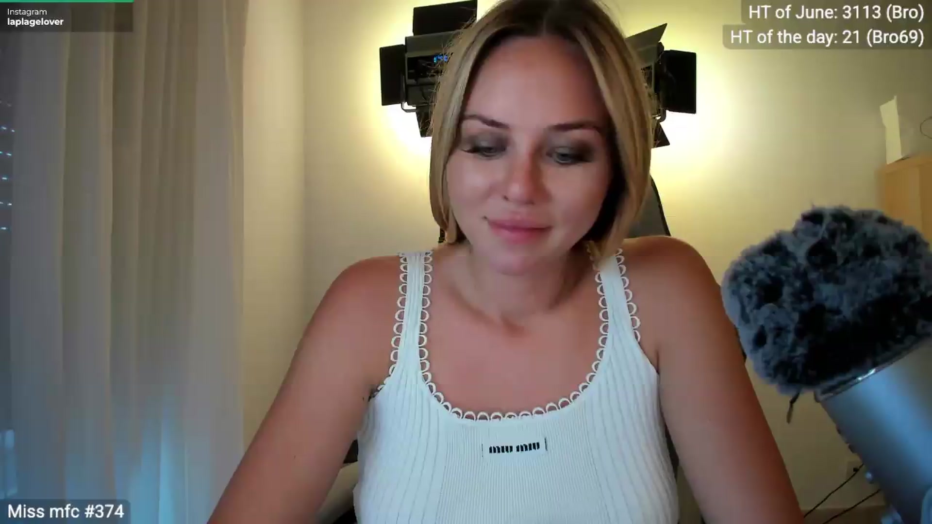 Gallery image thumbnail from Linda_0nline's myfreecams stream on, 06/21/2026, 17:48 image 8 of 20