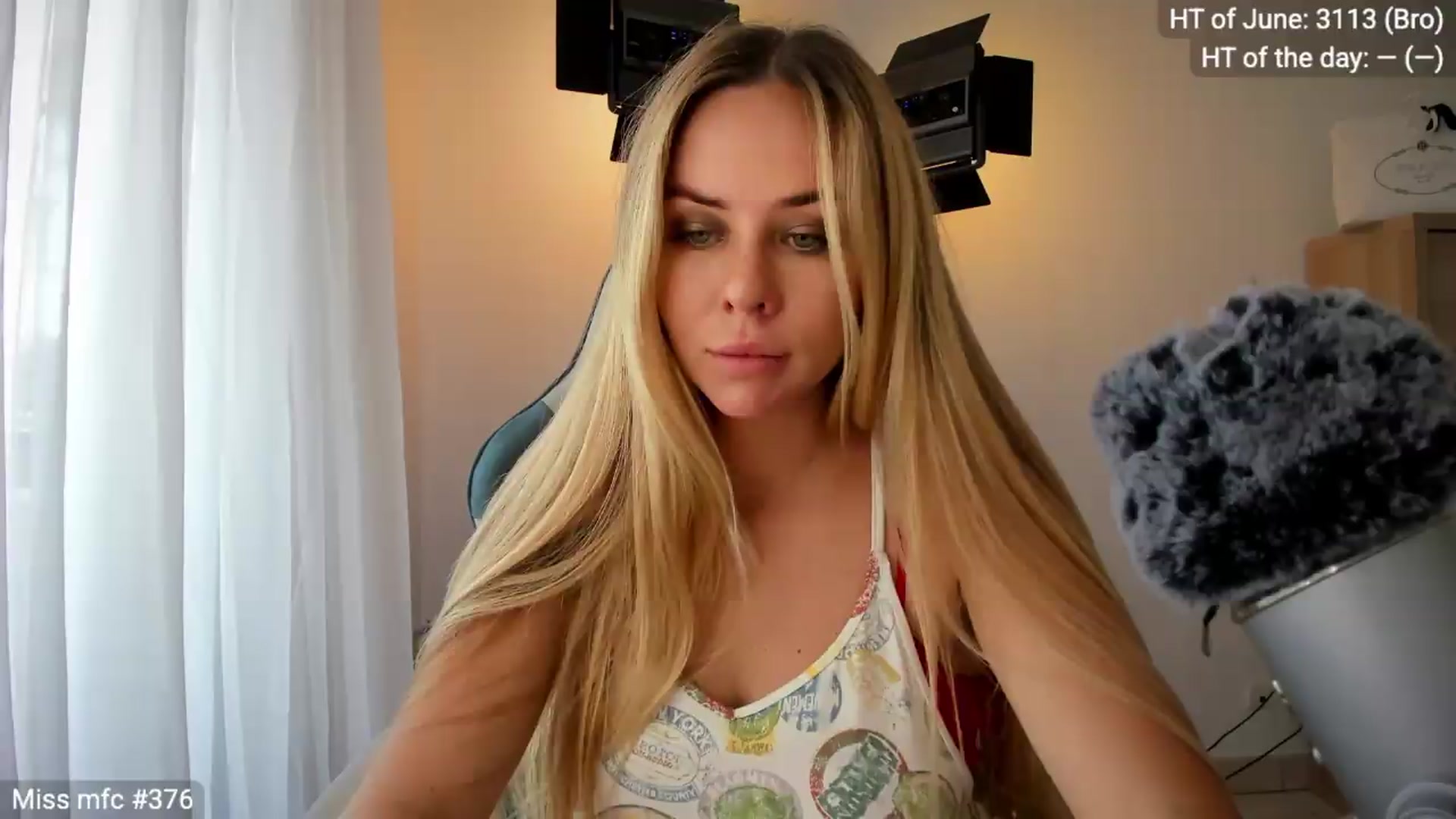 Gallery image thumbnail from Linda_0nline's myfreecams stream on, 06/23/2026, 07:46 image 18 of 20
