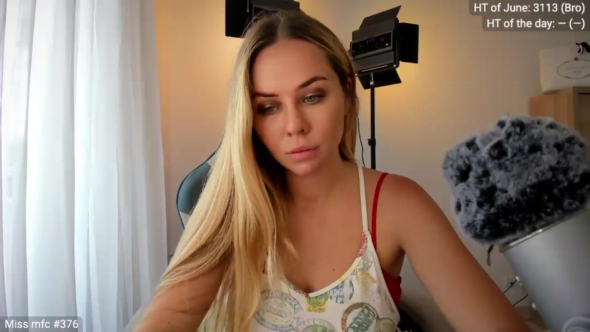 Gallery image thumbnail from Linda_0nline's myfreecams stream on, 06/23/2026, 07:46 image 19 of 20