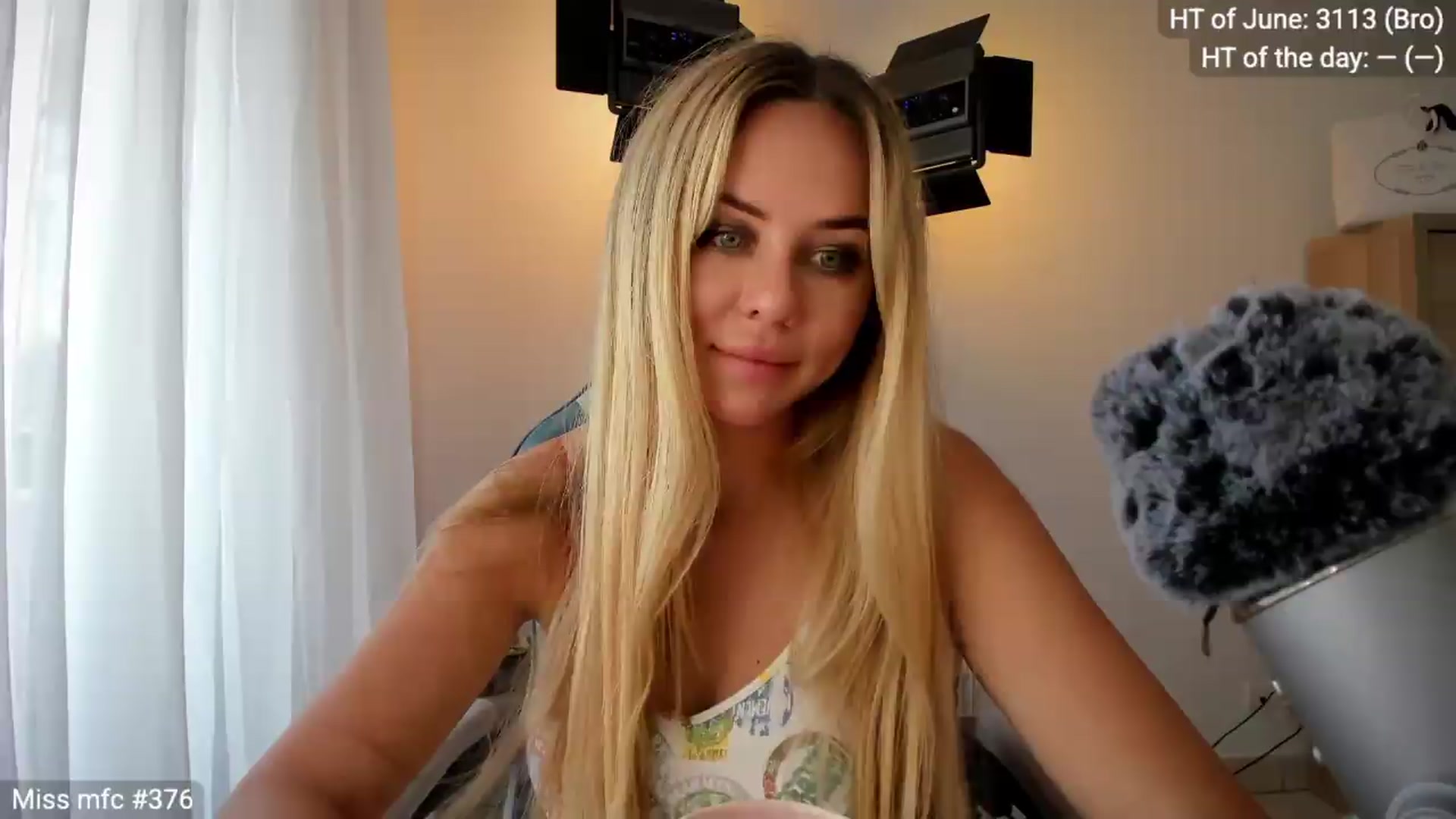 Gallery image thumbnail from Linda_0nline's myfreecams stream on, 06/23/2026, 07:46 image 13 of 20