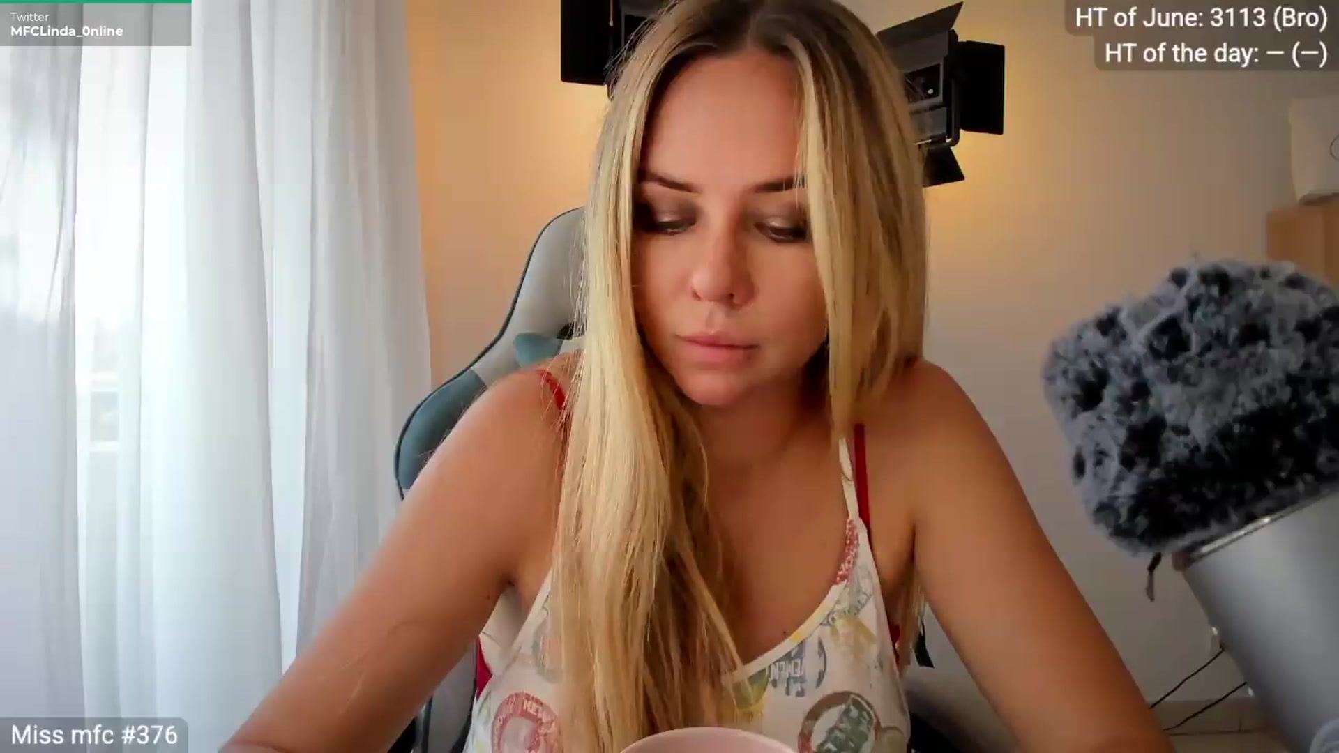 Gallery image thumbnail from Linda_0nline's myfreecams stream on, 06/23/2026, 07:46 image 1 of 20