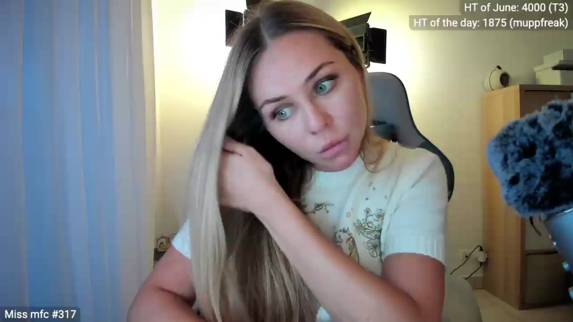 Gallery image thumbnail from Linda_0nline's myfreecams stream on, 06/30/2026, 19:24 image 8 of 20