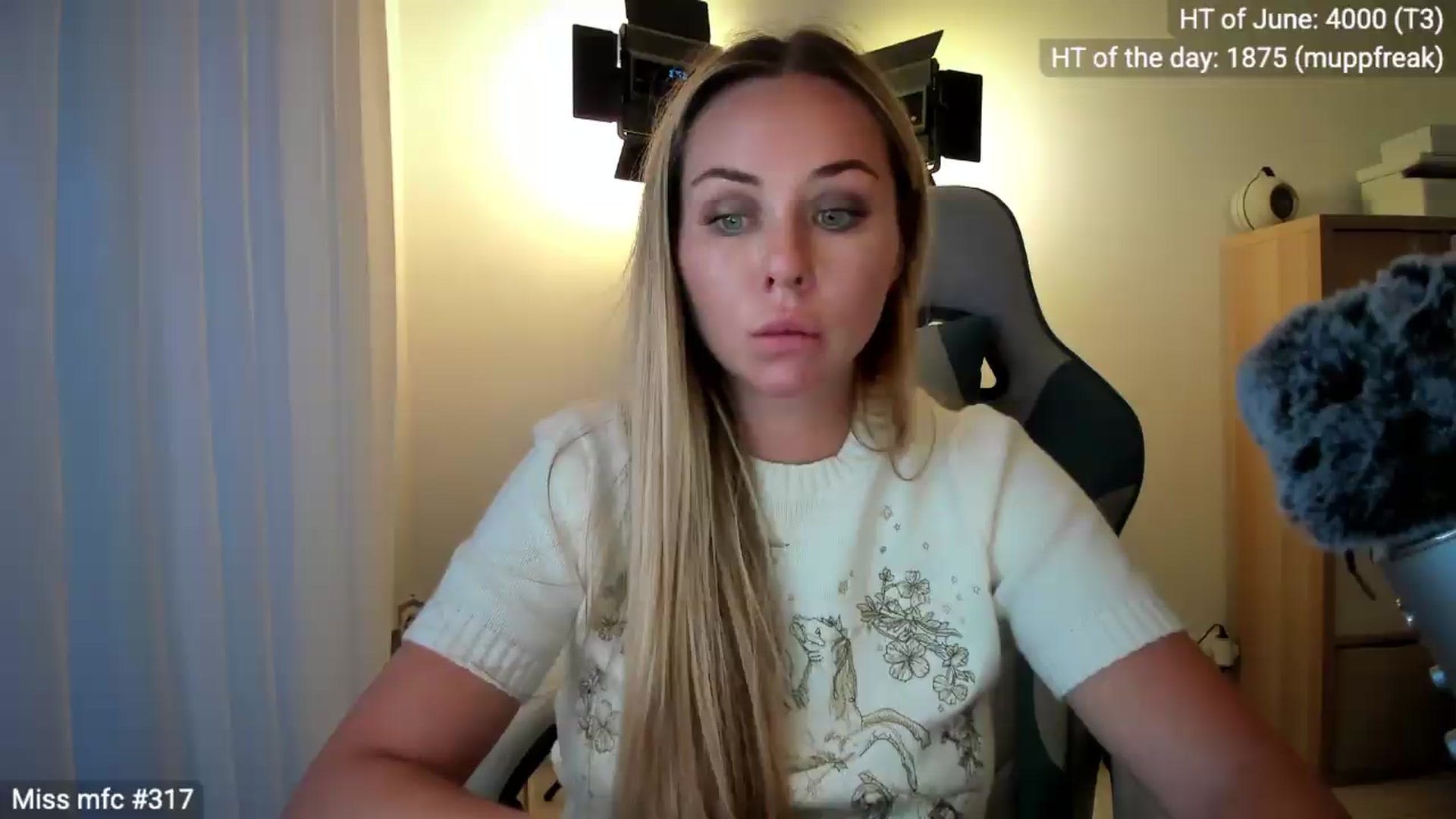 Gallery image thumbnail from Linda_0nline's myfreecams stream on, 06/30/2026, 19:24 image 11 of 20